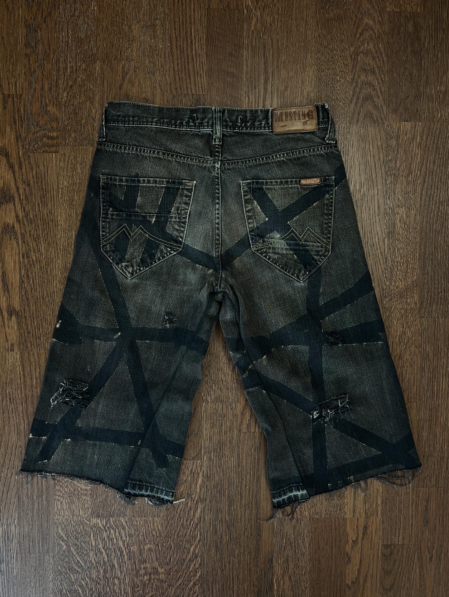 Threads Reborn Jorts