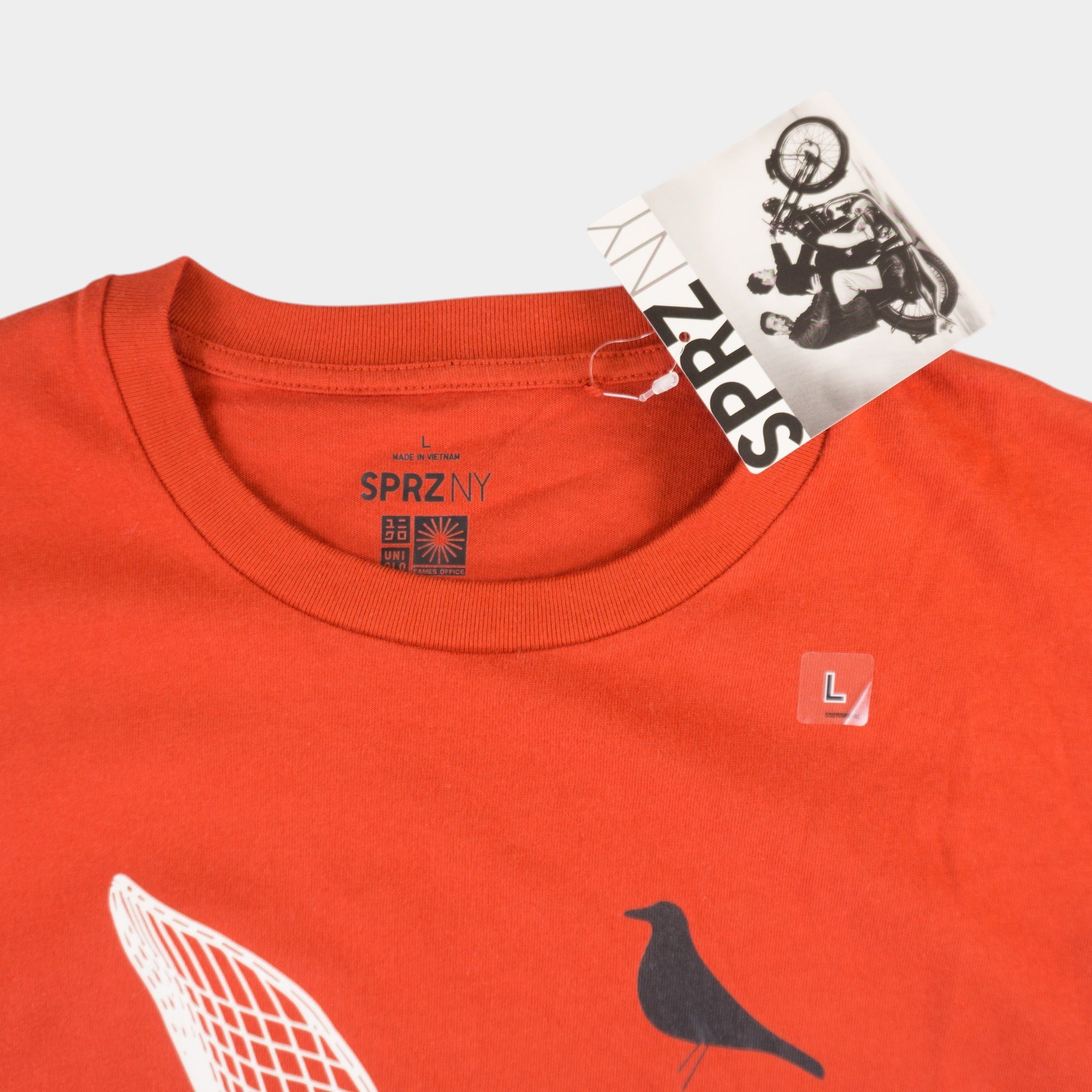 Uniqlo X Eames Office Червена Тениска с Графика