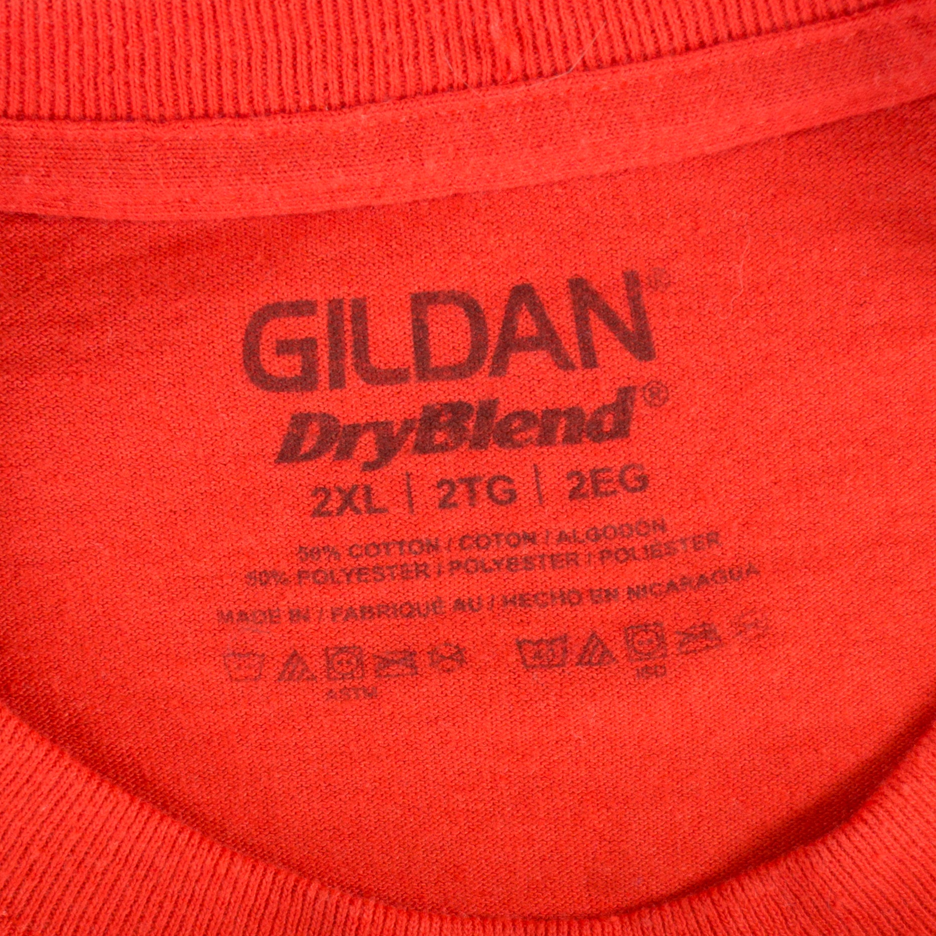 Gildan Cancer Awareness Червена Тениска с Графика