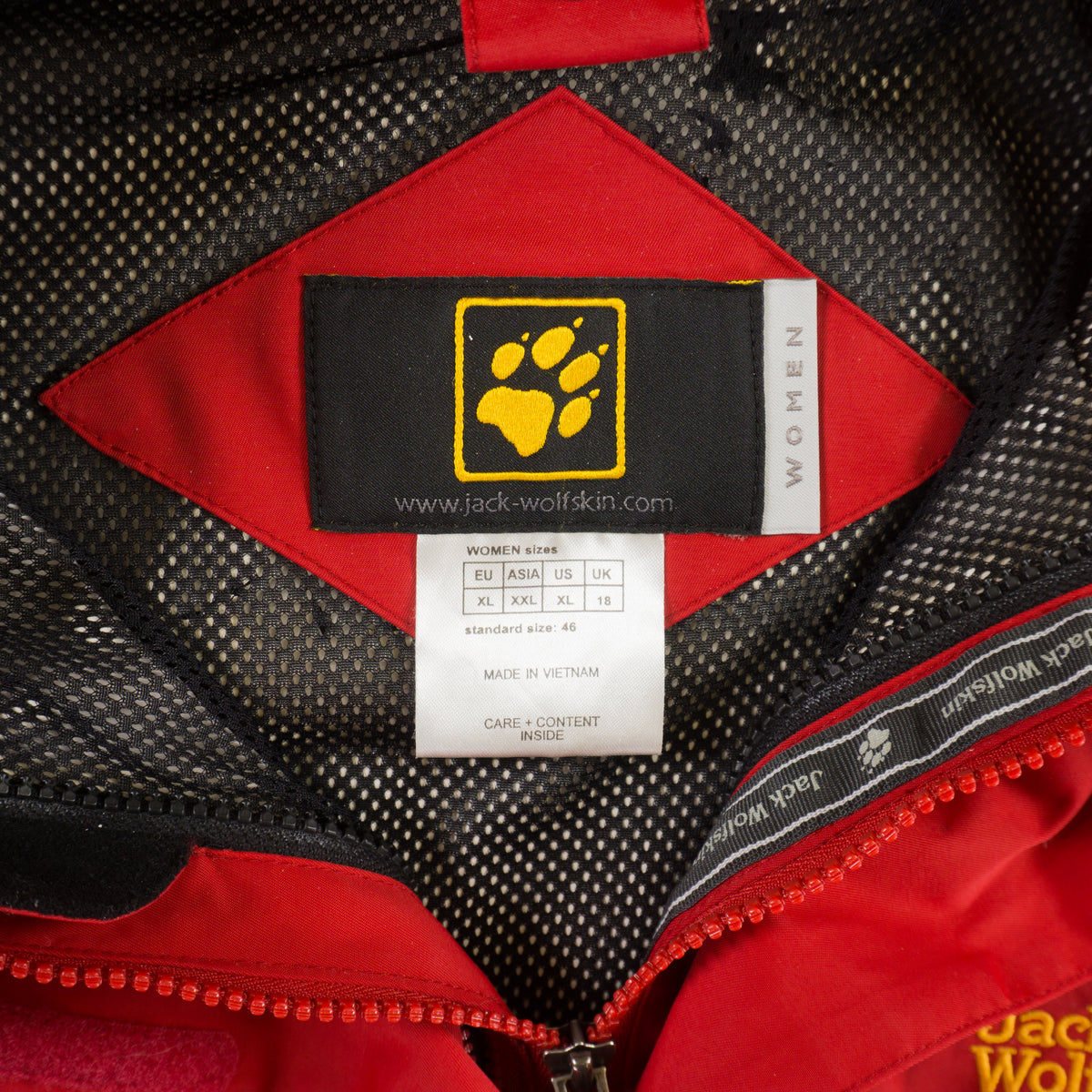 Jack Wolfskin Червено Туристическо Яке