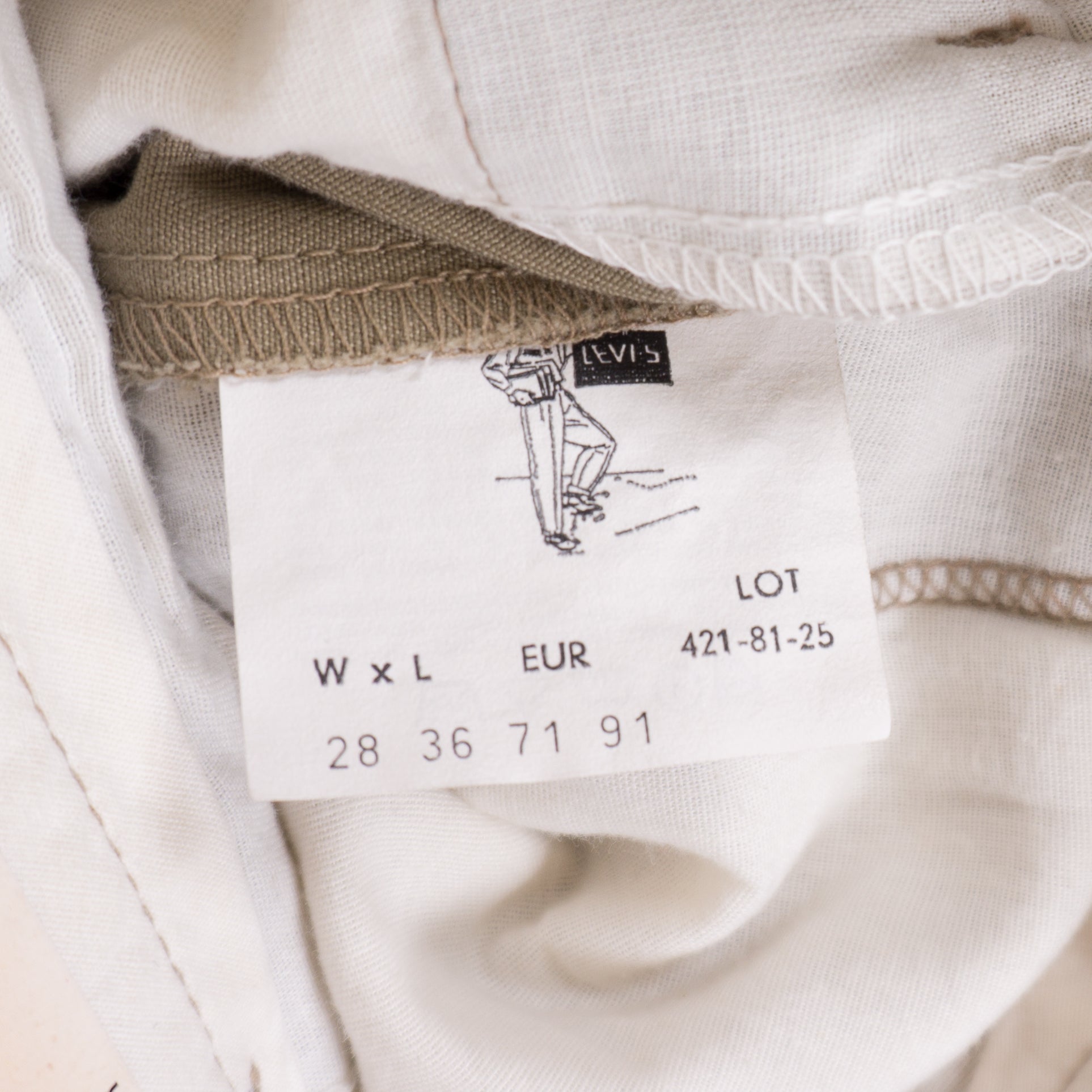 Levi's Бежови Чино Панталони