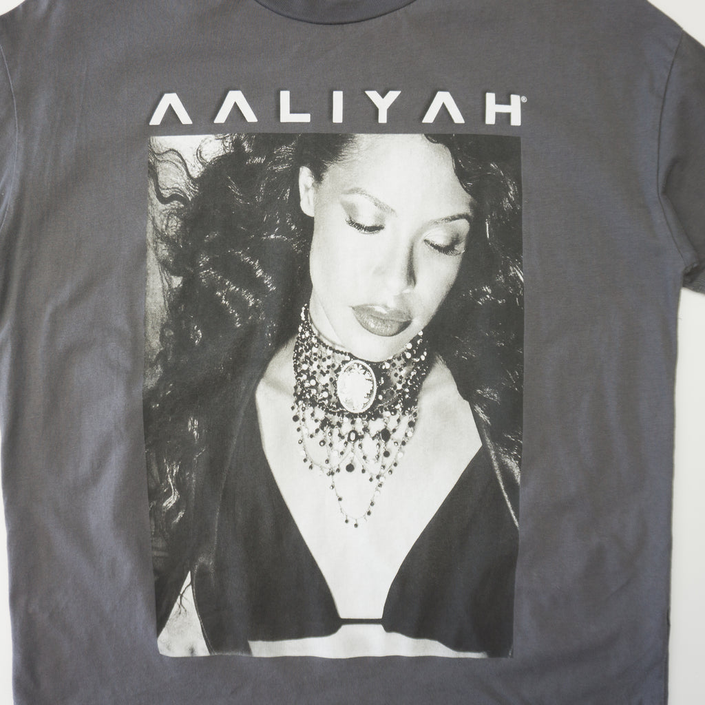 Aaliyah Тениска с Графика