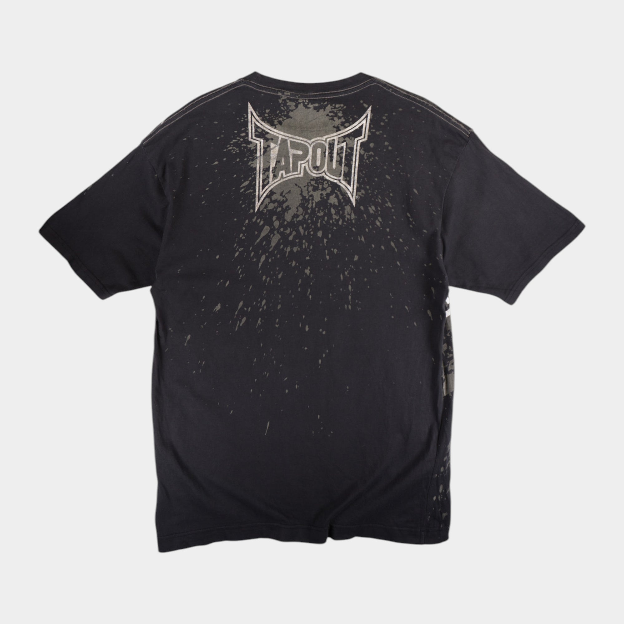 Tapout Черна Тениска с Графика