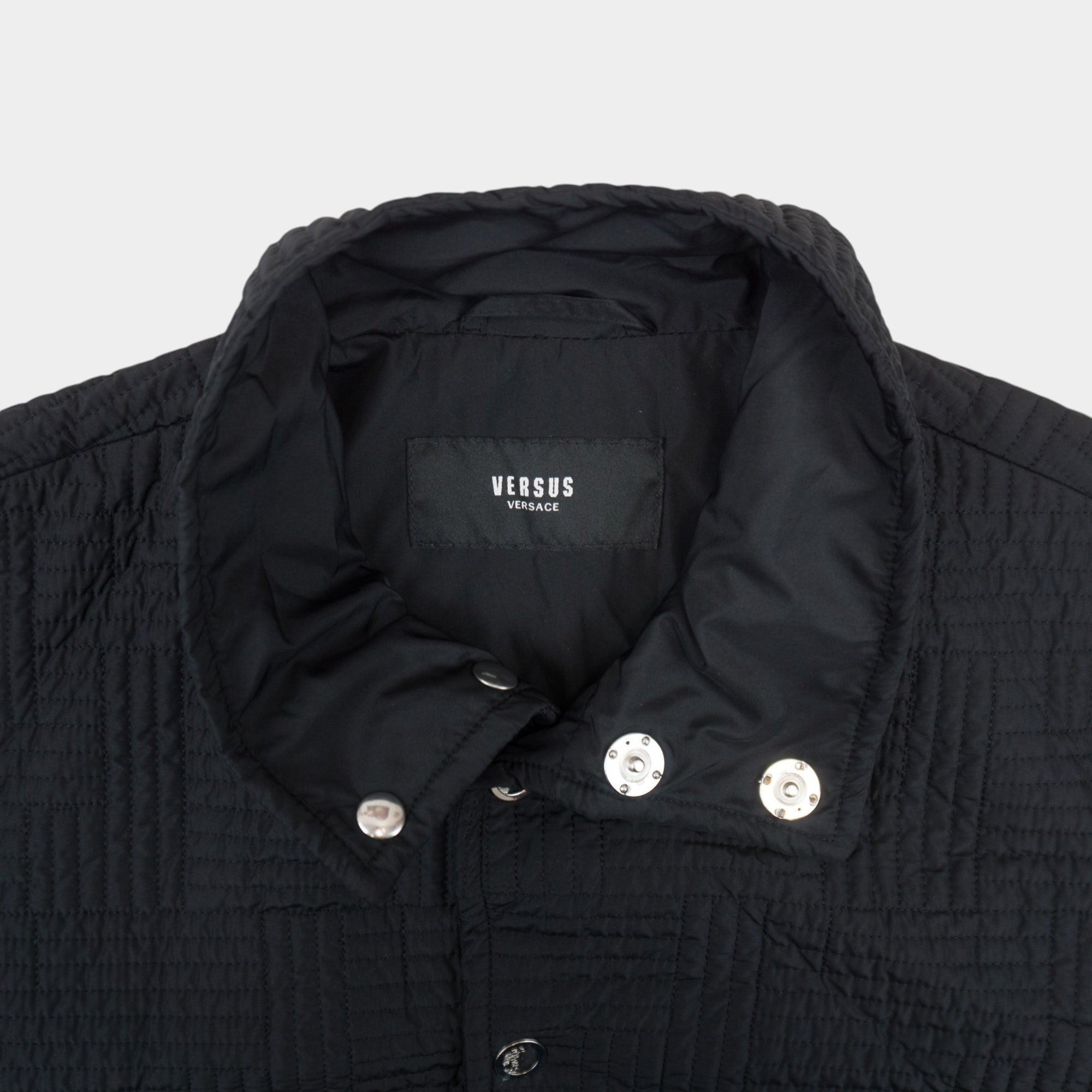 Versace Versus Яке