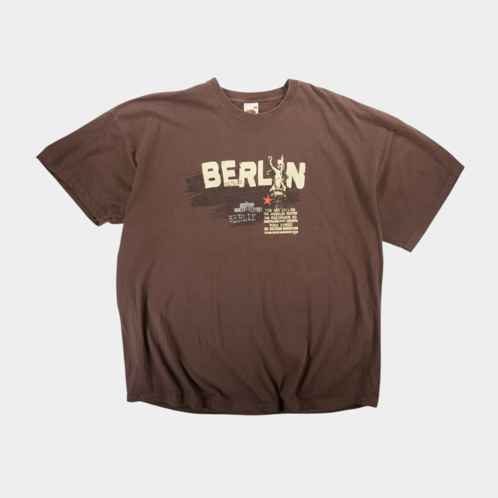 Fruit of the Loom BERLIN Винтидж Кафява Тениска с Графика