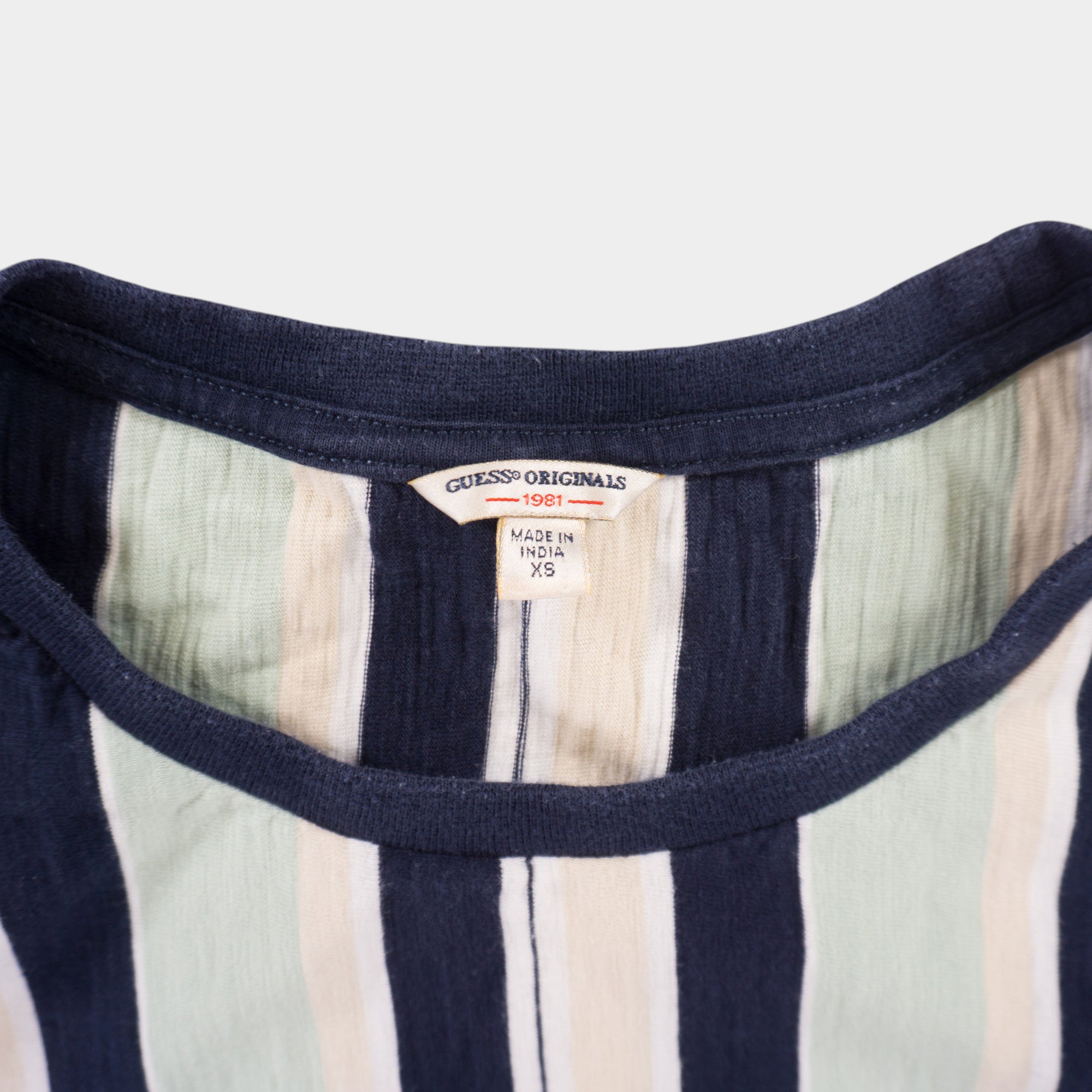 Guess Originals Винтидж 2000те Раирана Тениска