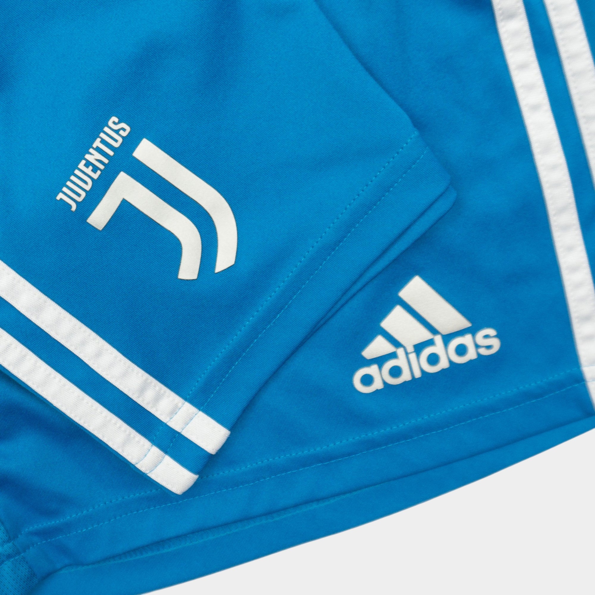 Adidas Juventus Сини Къси Панталони с Бродирано Лого