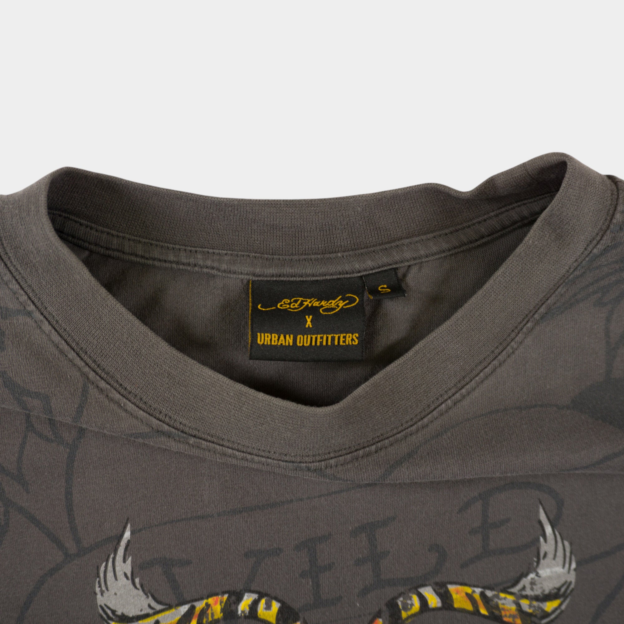 Ed Hardy X Urban Outfitters Сива Тениска с Графика