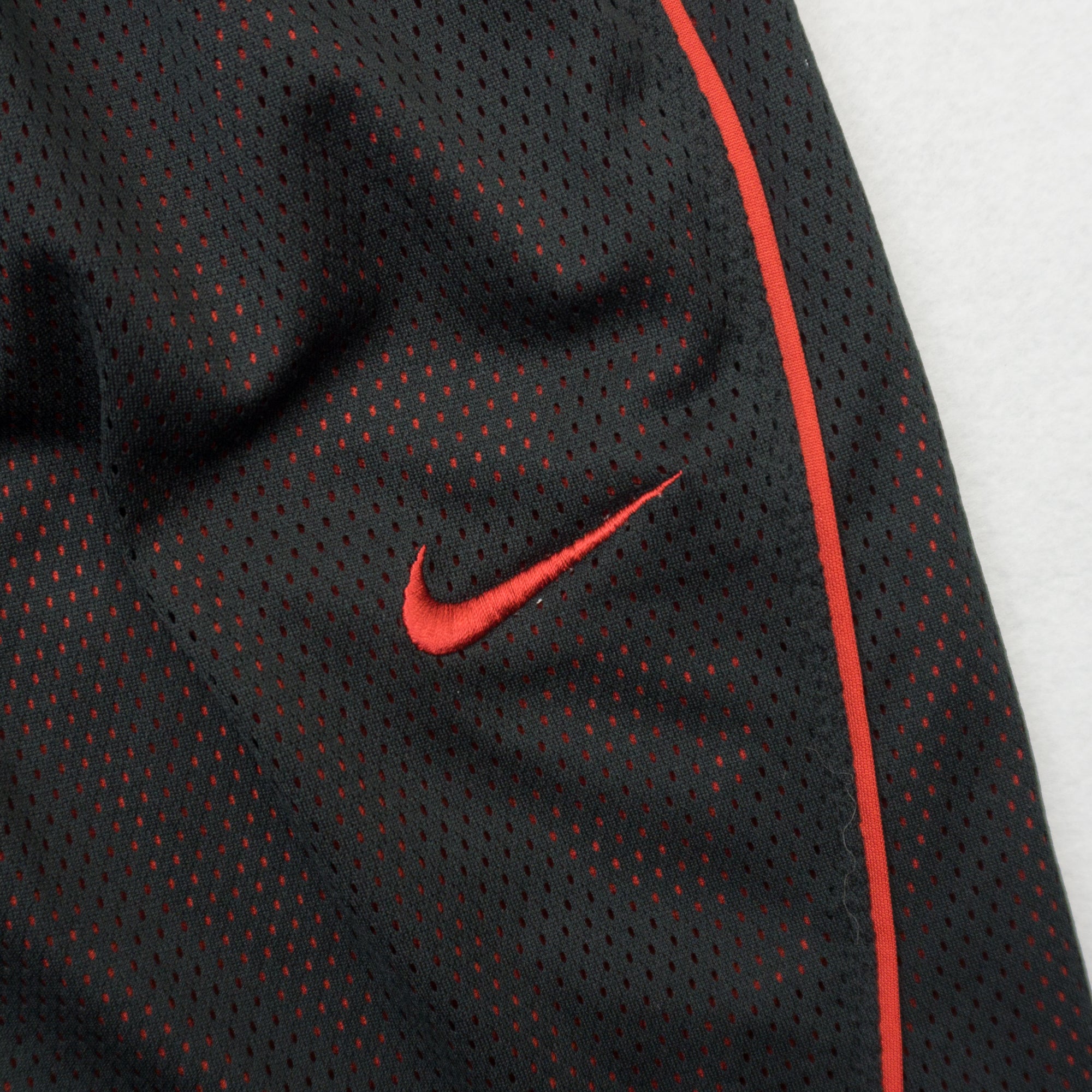 Nike Двулицеви Червено/Черно Баскетболни Къси Панталони с Бродирано Лого