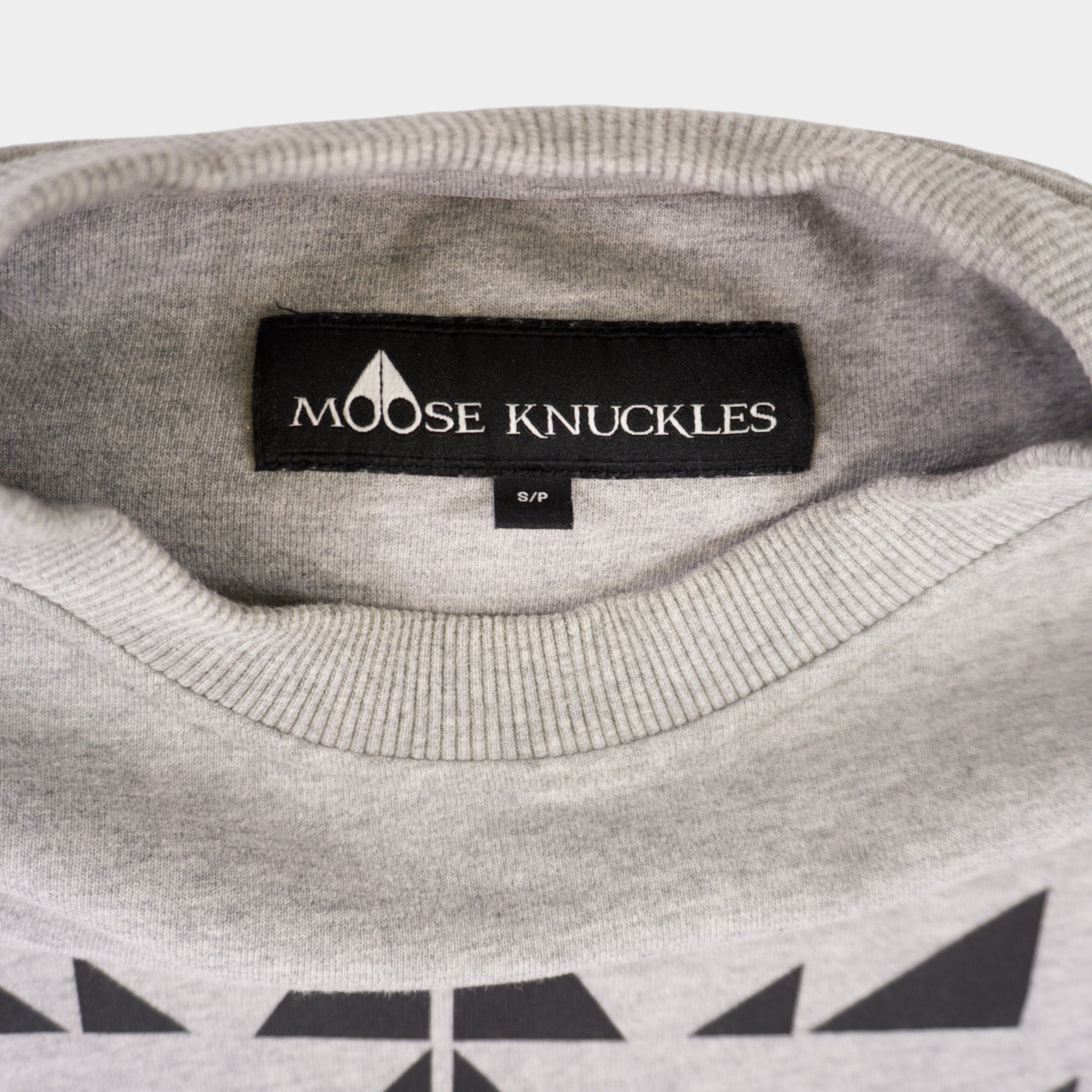 Moose Knuckles Сива Блуза с Грофика