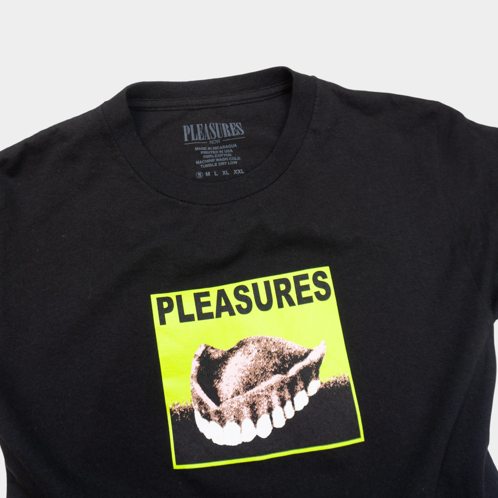 Pleasures Тениска с Графика