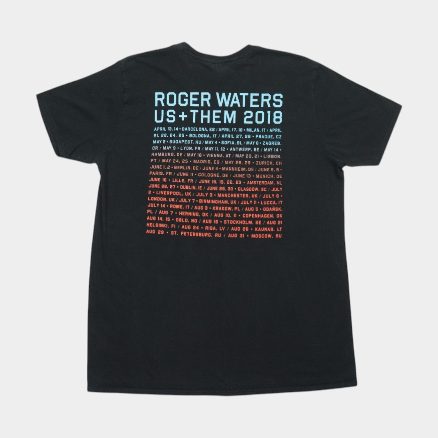 Gildan Roger Waters Us+Them 2018 Tour Черна Тениска с Графика