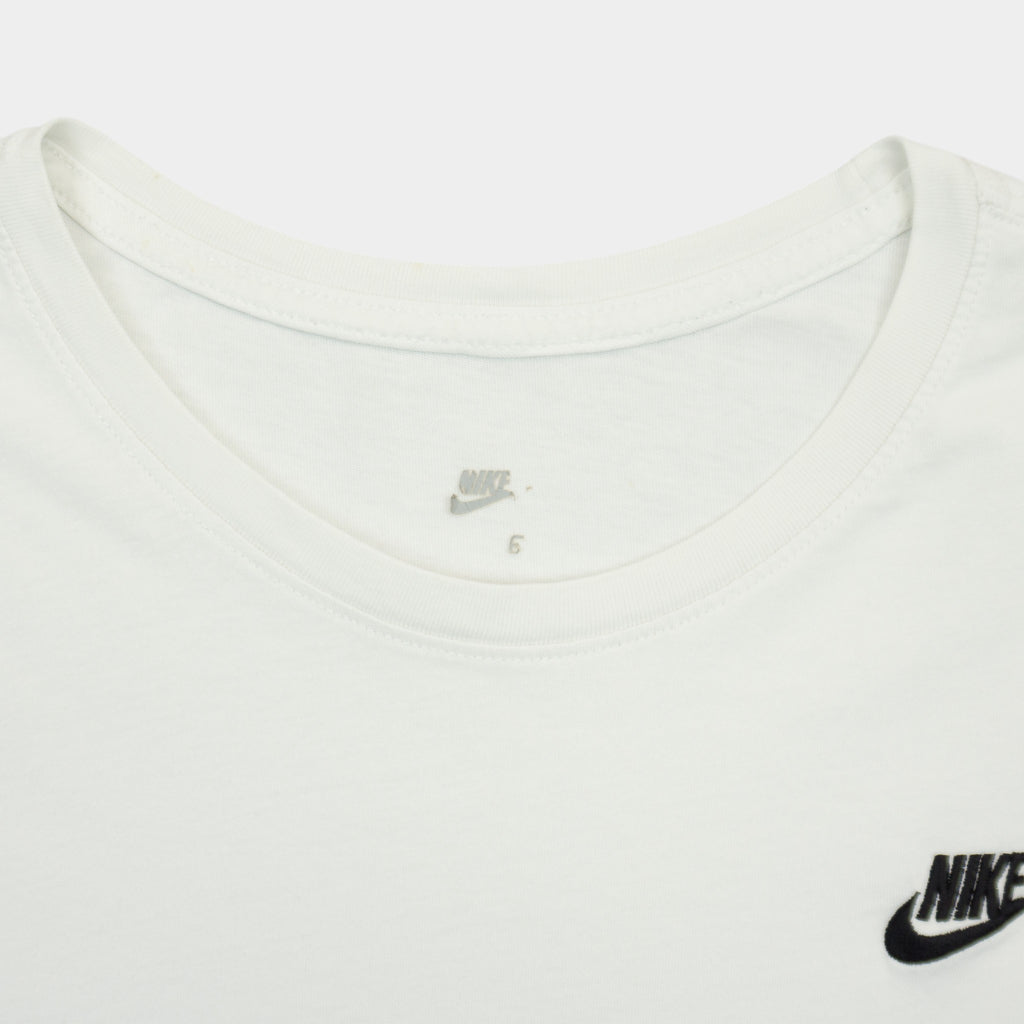 Nike Бяла Тениска с Бродирано Лого
