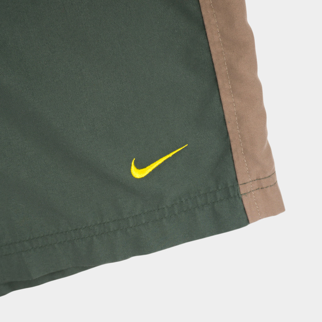Nike Винтидж 2000-те Зелени Къси Панталони