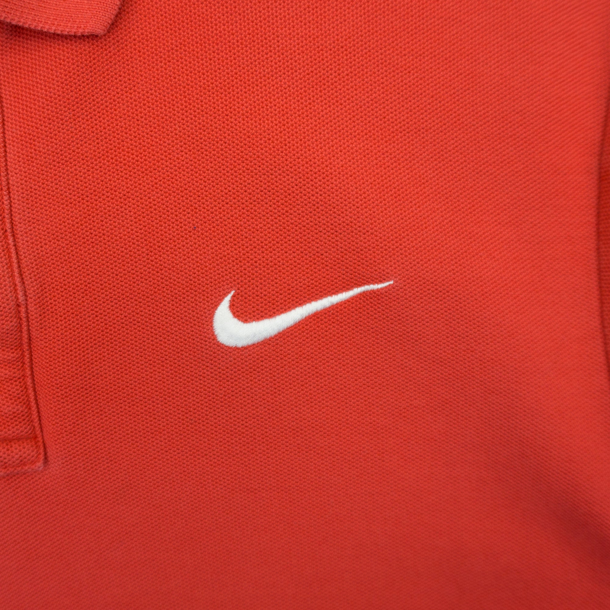 Nike Червена Тениска с Яка и Бродирано Лого