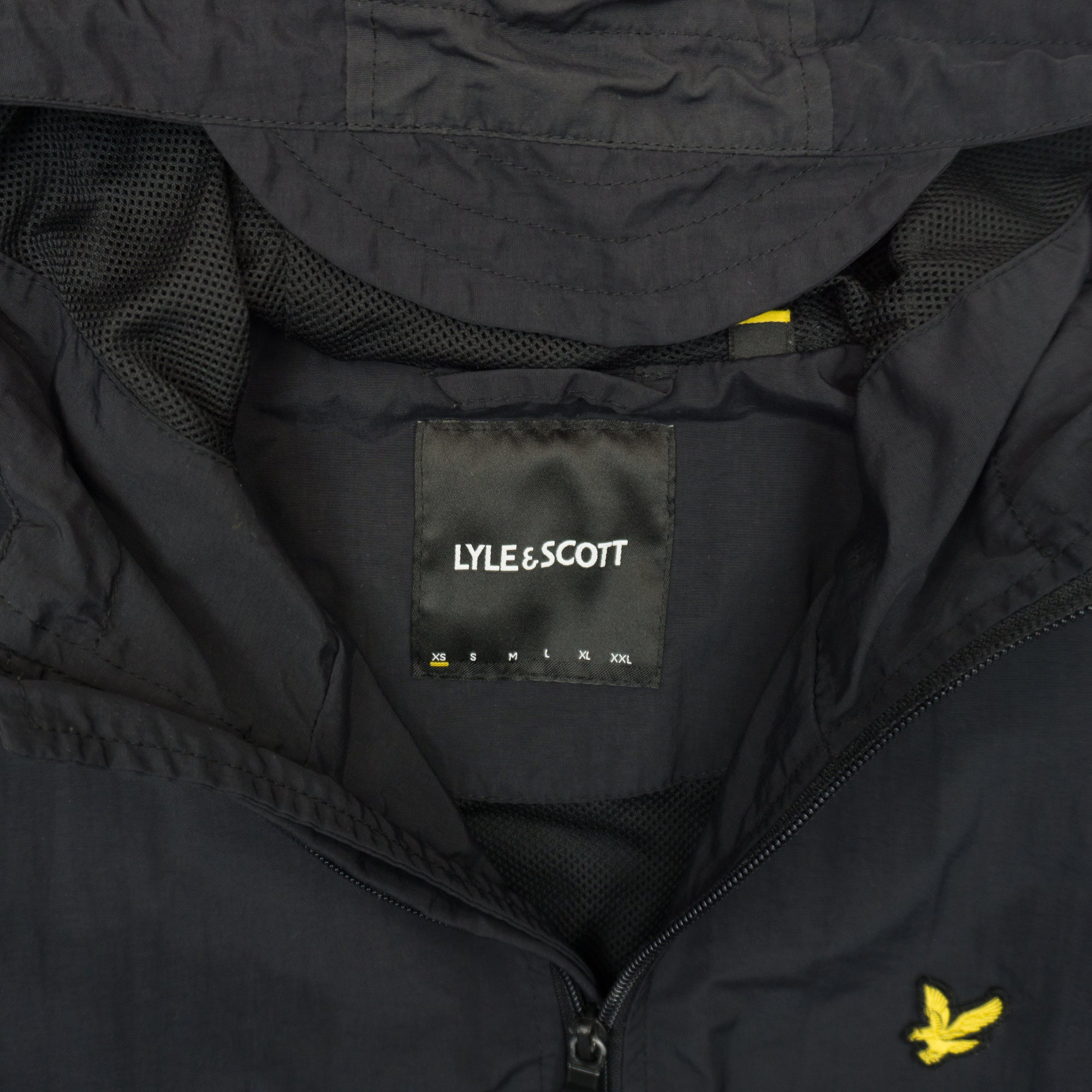 Lyle & Scott Черно Яке с Бродирано Лого