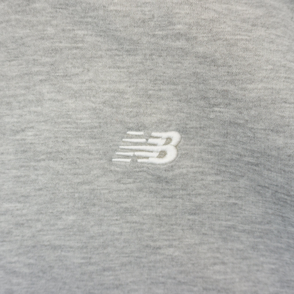 New Balance Сива Блуза с Бродирано Лого