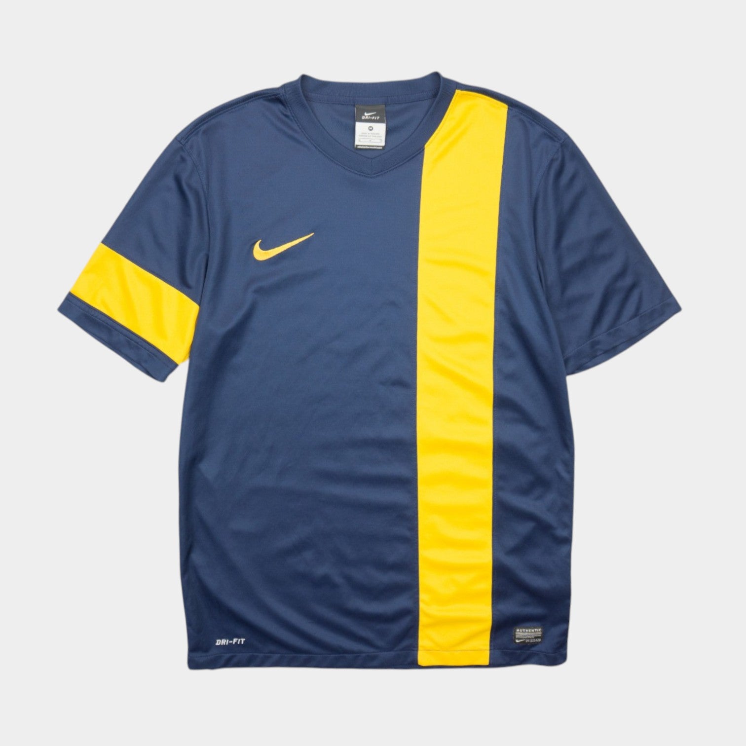 Nike Dri-Fit Тениска с Бродирано Лого