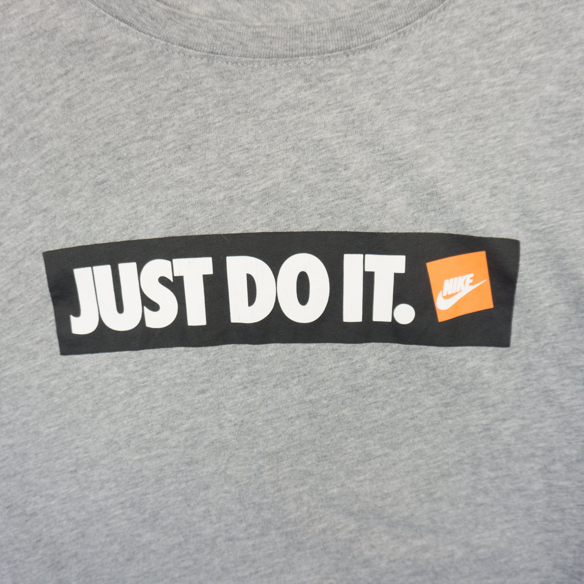 Nike Just Do It Сива Тениска с Голямо Лого