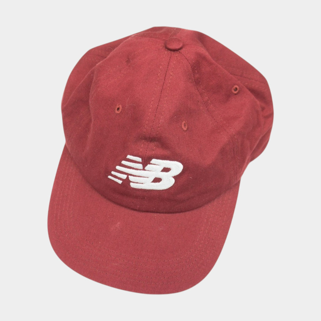 New Balance Червена Шапка с Бродирано Лого