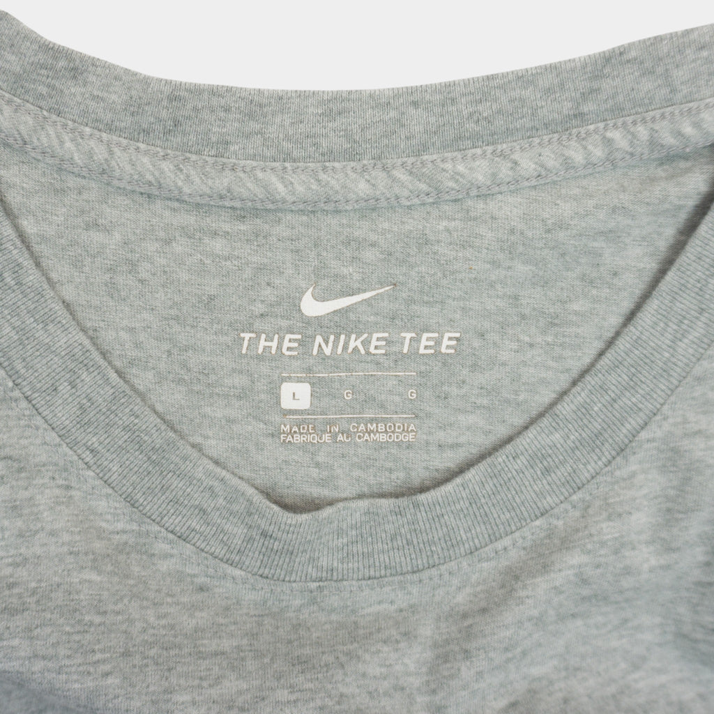 Nike Сива Тениска с Графика