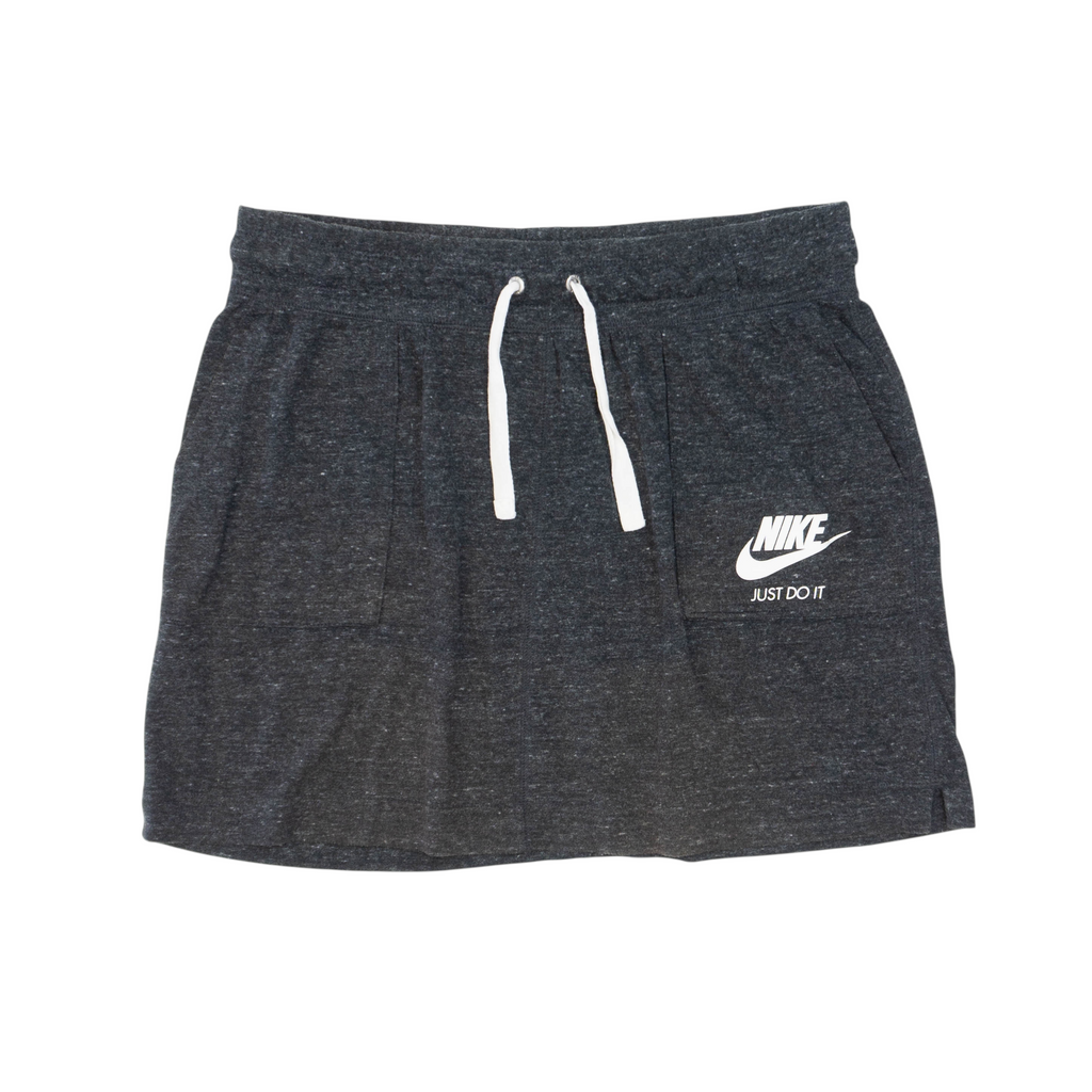 Nike Пола