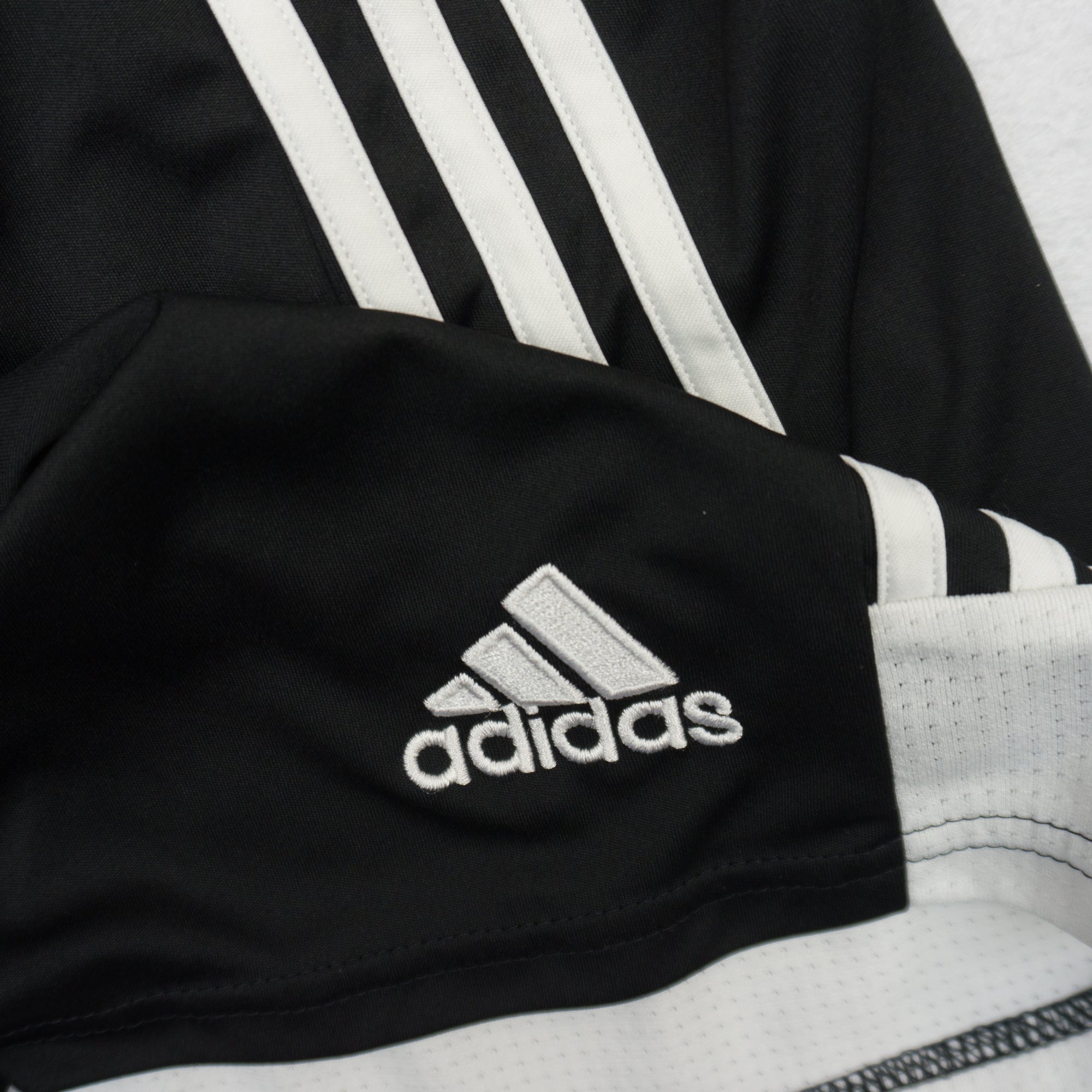 Adidas Черни Къси Панталони с Бродирано Лого