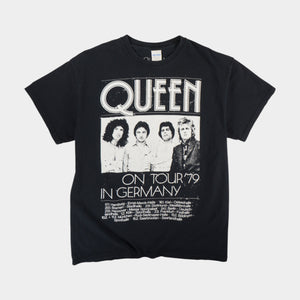 Gildan Queen Черна Тениска с Графика