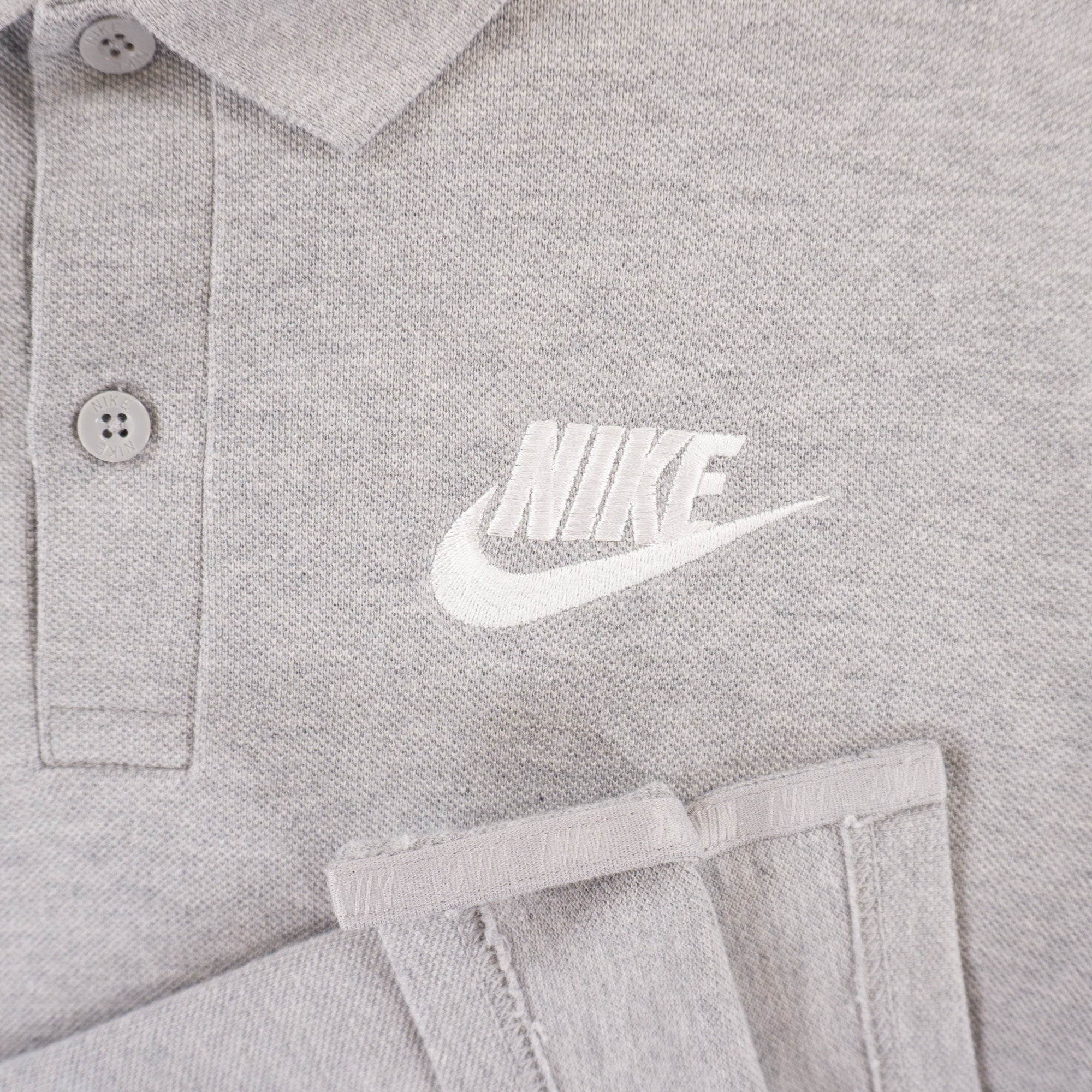Nike Сива Тениска с Яка и Бродирано Лого
