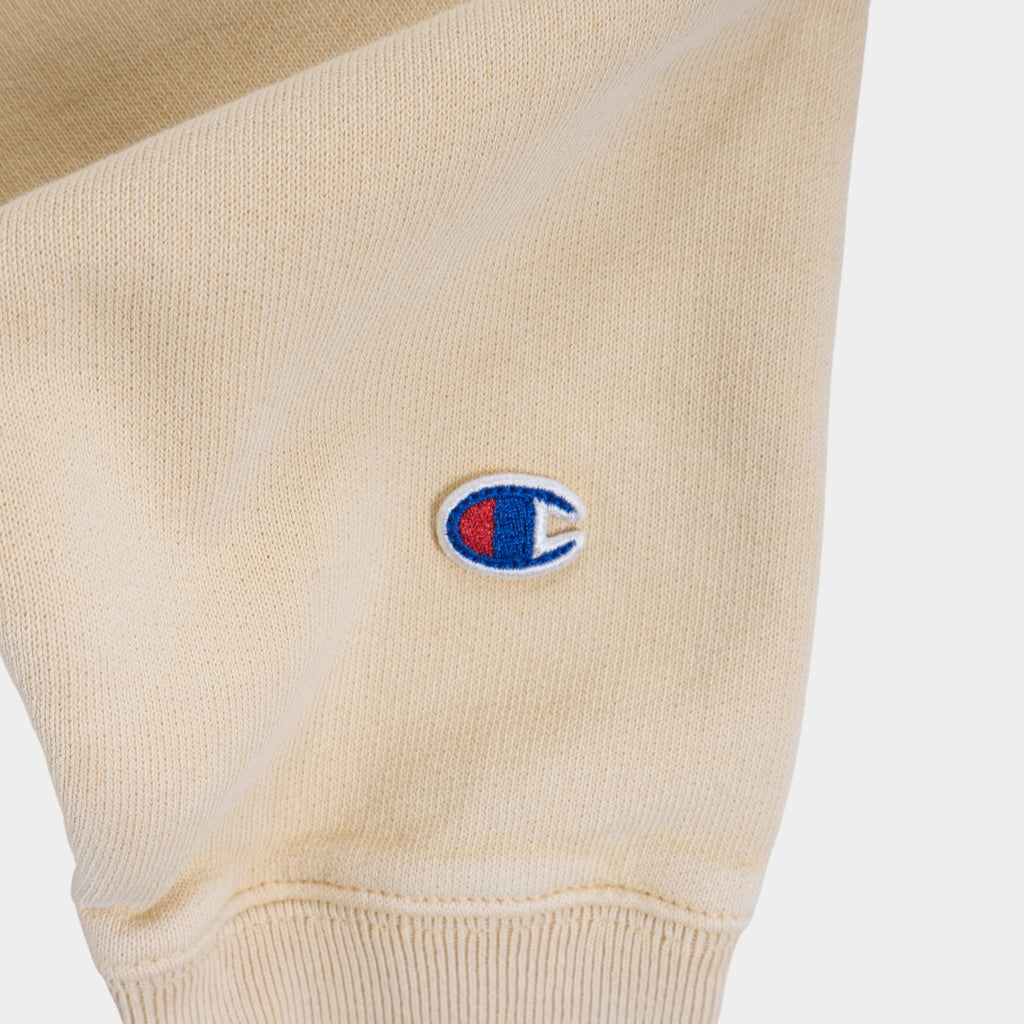 Champion Reverse Weave Бежов Суичър с Бродирано Лого на Ръкава