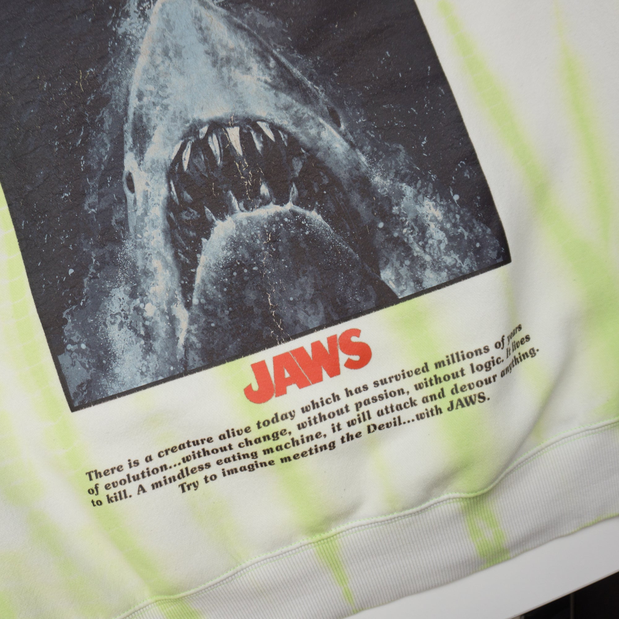 H&M X Jaws Суичър