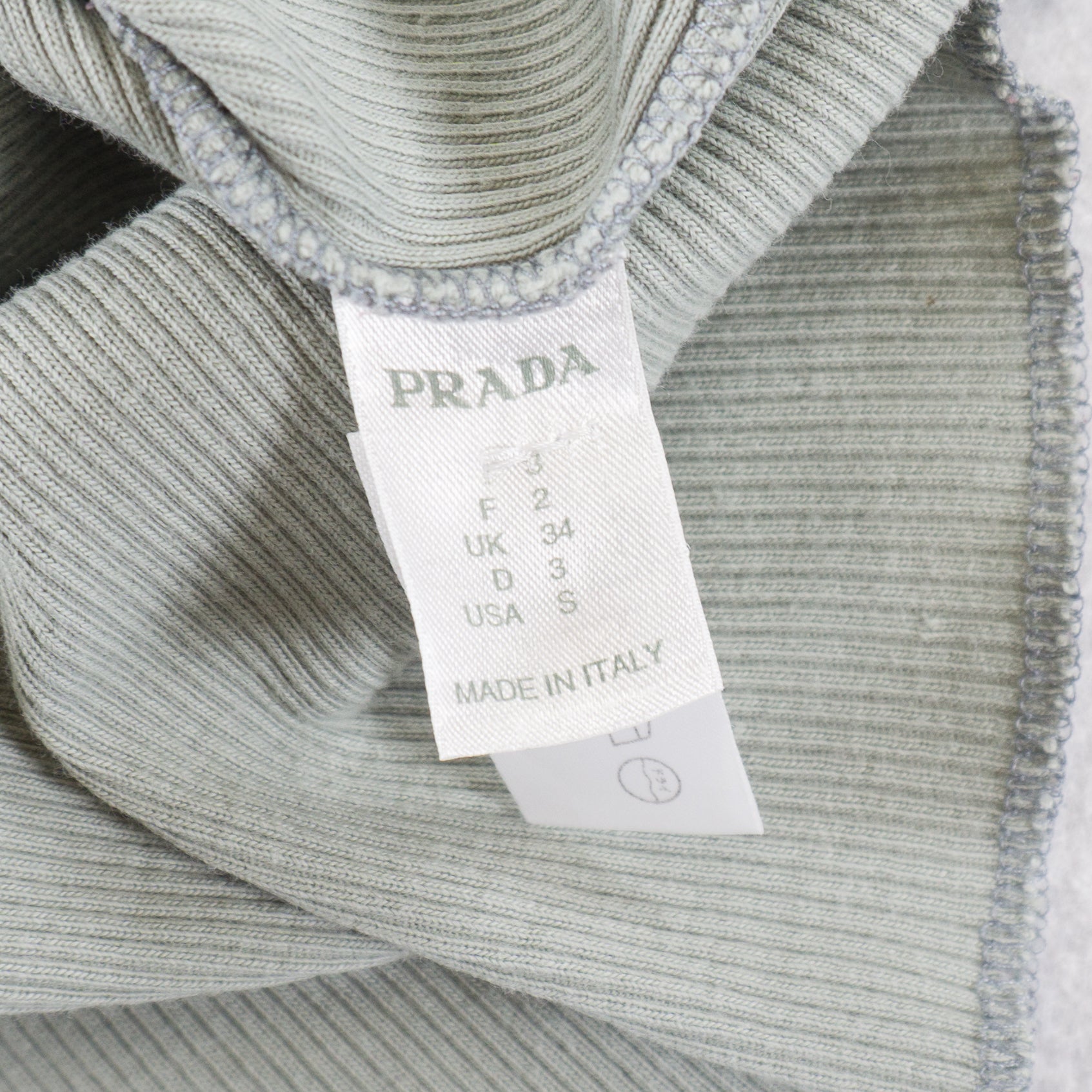 Prada Тениска