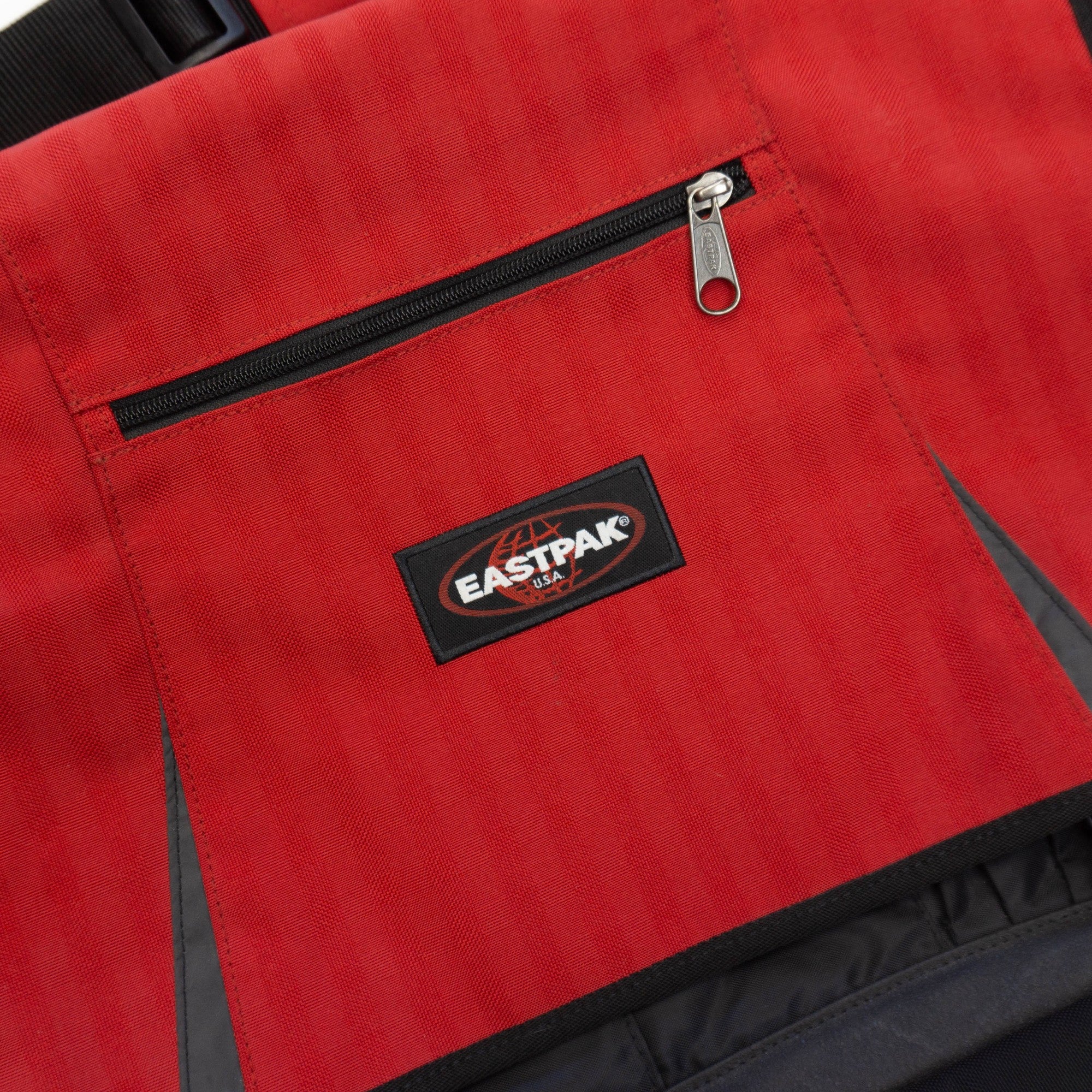 EastPak Бъбрек Чанта