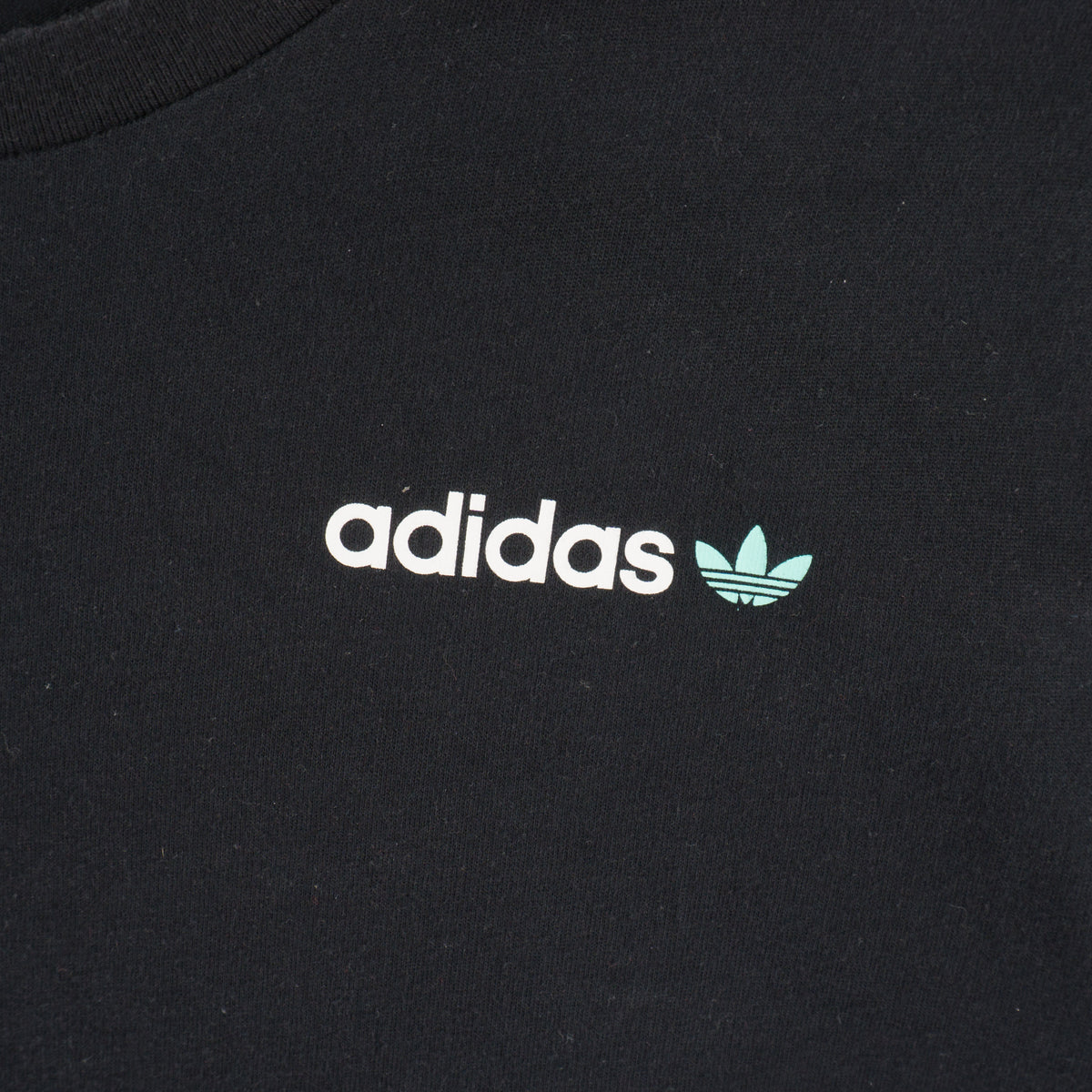 Adidas Originals Черна Тениска с Графика