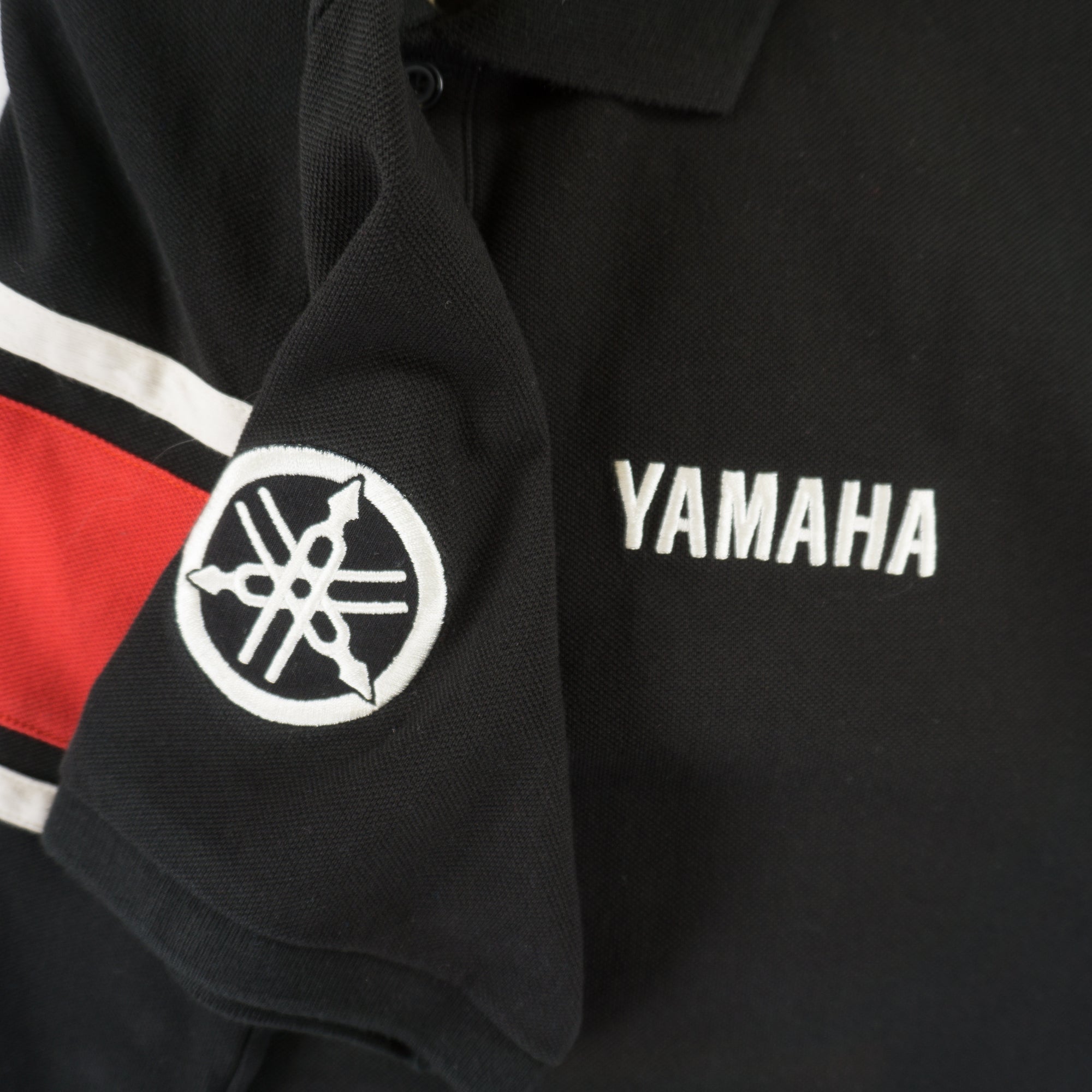 Yamaha Черна Тениска с Яка