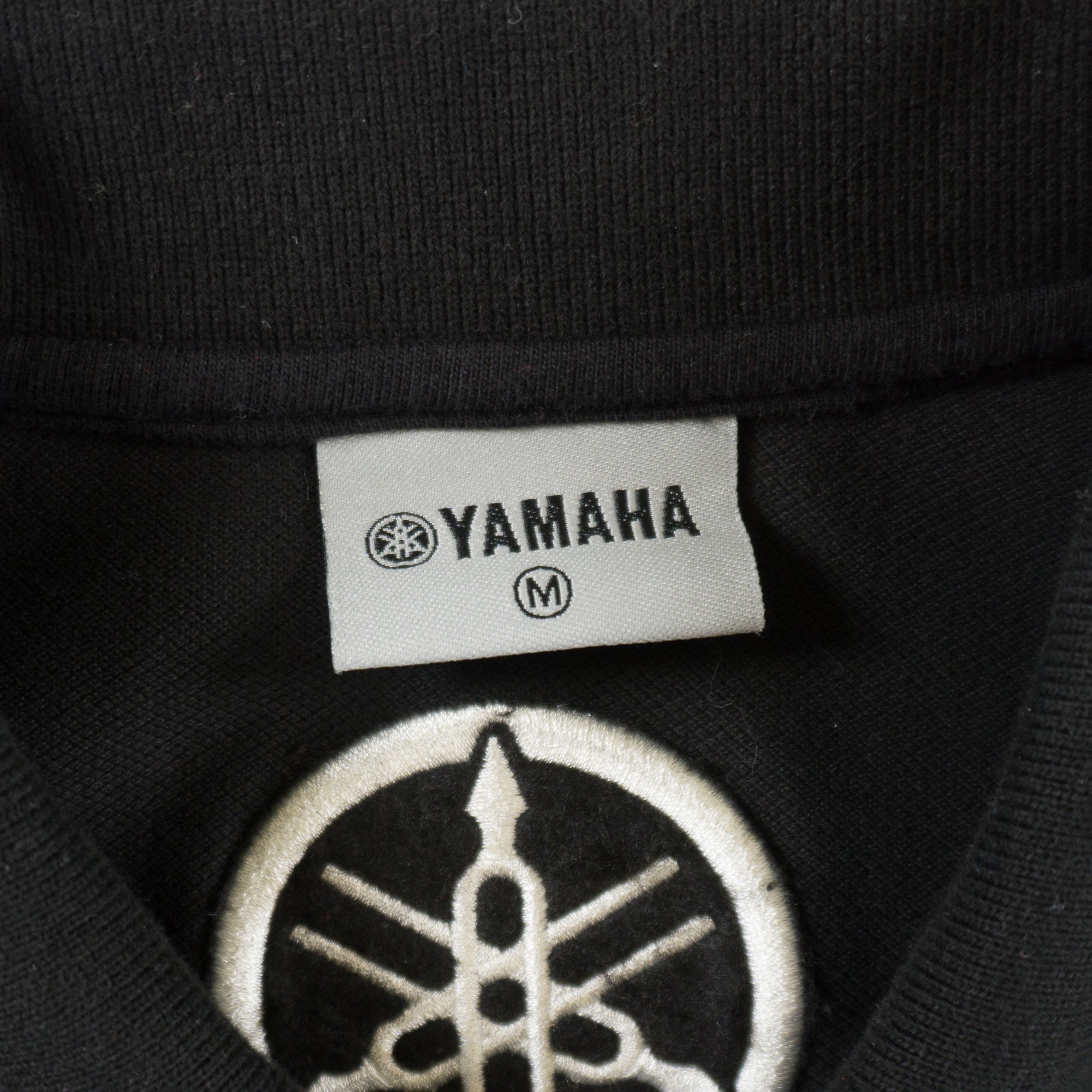 Yamaha Черна Тениска с Яка