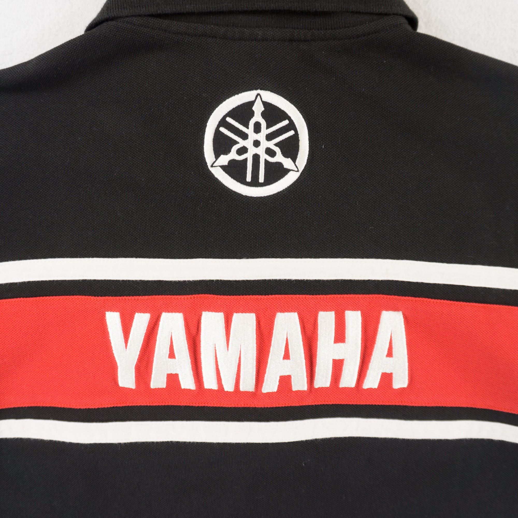 Yamaha Черна Тениска с Яка