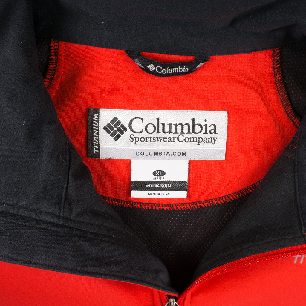 Columbia Titanium Червено Софтшел Яке