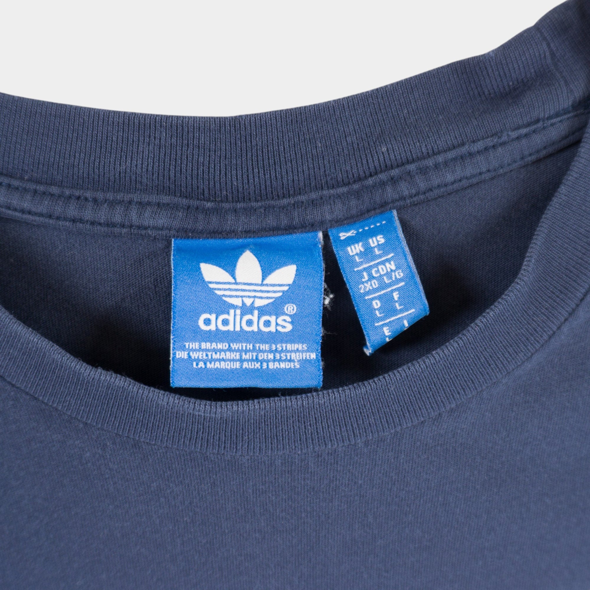 Adidas Тъмно Синя Тениска с Графика