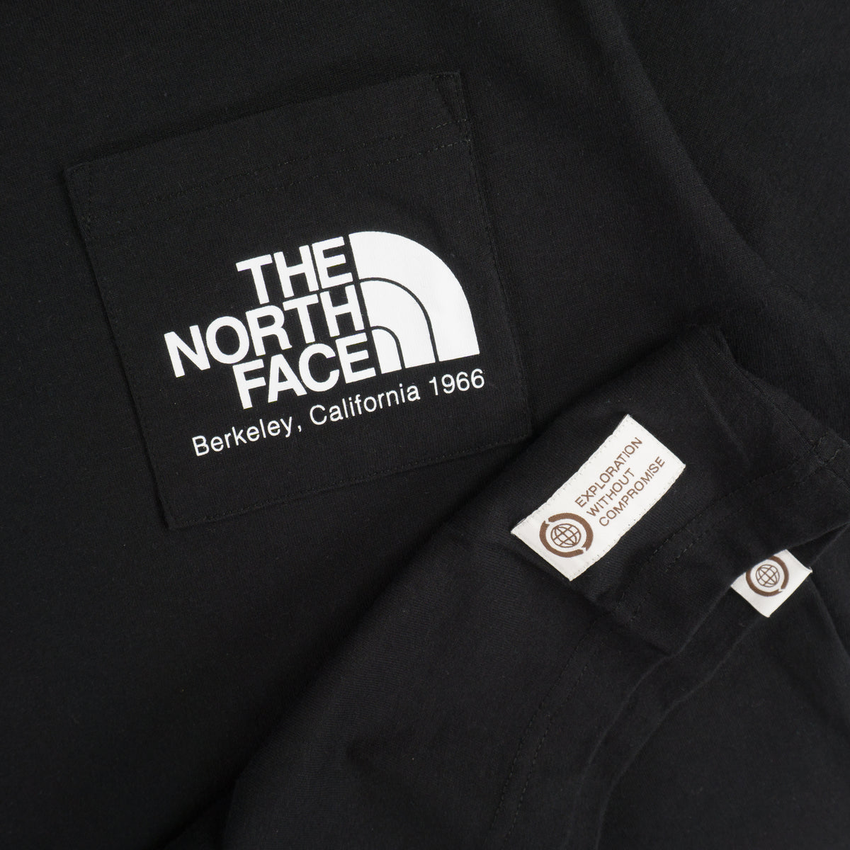 The North Face Черна Тениска с Джоб