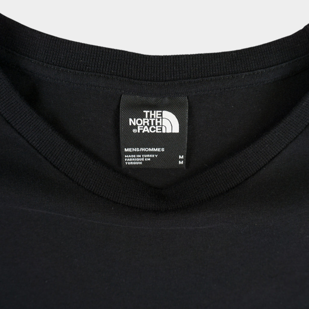 The North Face Черна Тениска с Джоб