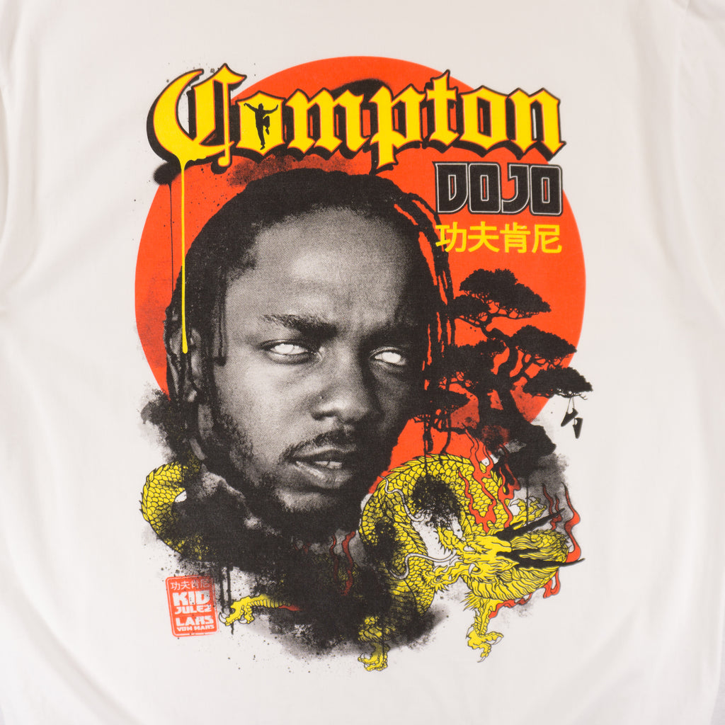 Kid Jules Compton Dojo Kendrick Lamar Бяла Тениска с Графика