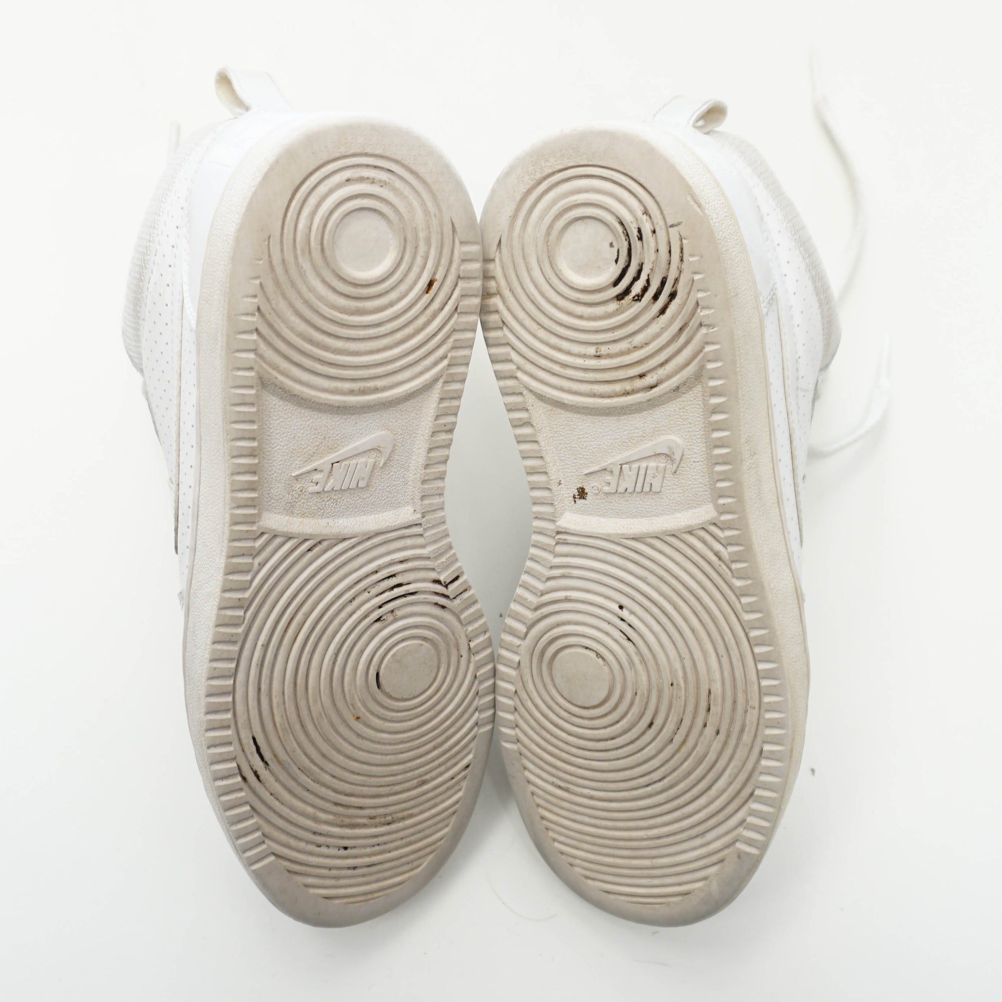 Nike Court Borough Mid