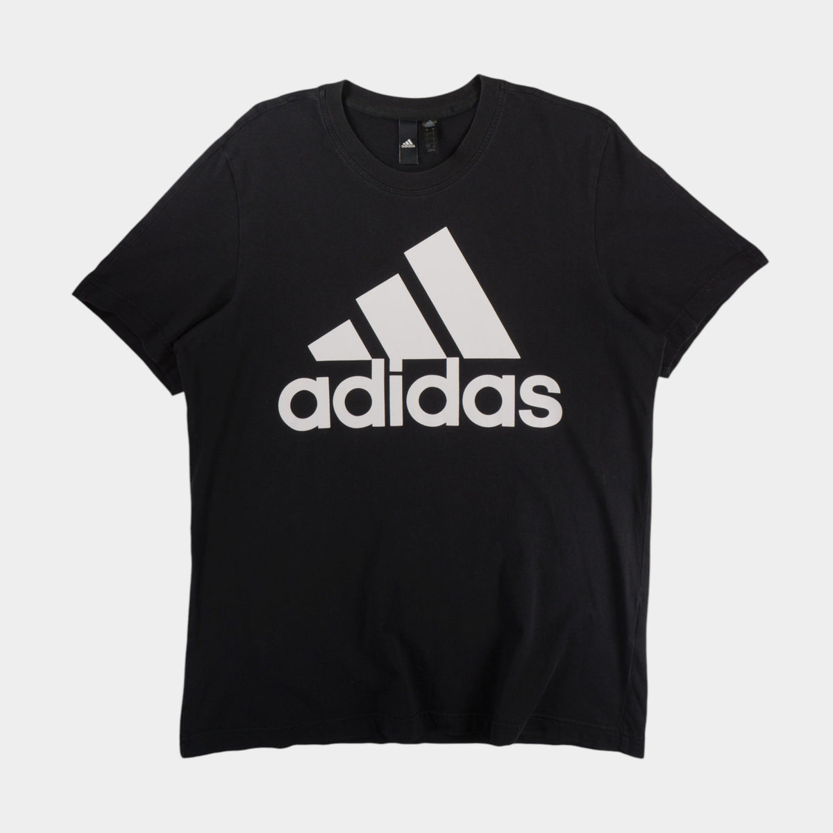 Adidas Черна Тениска с Графика