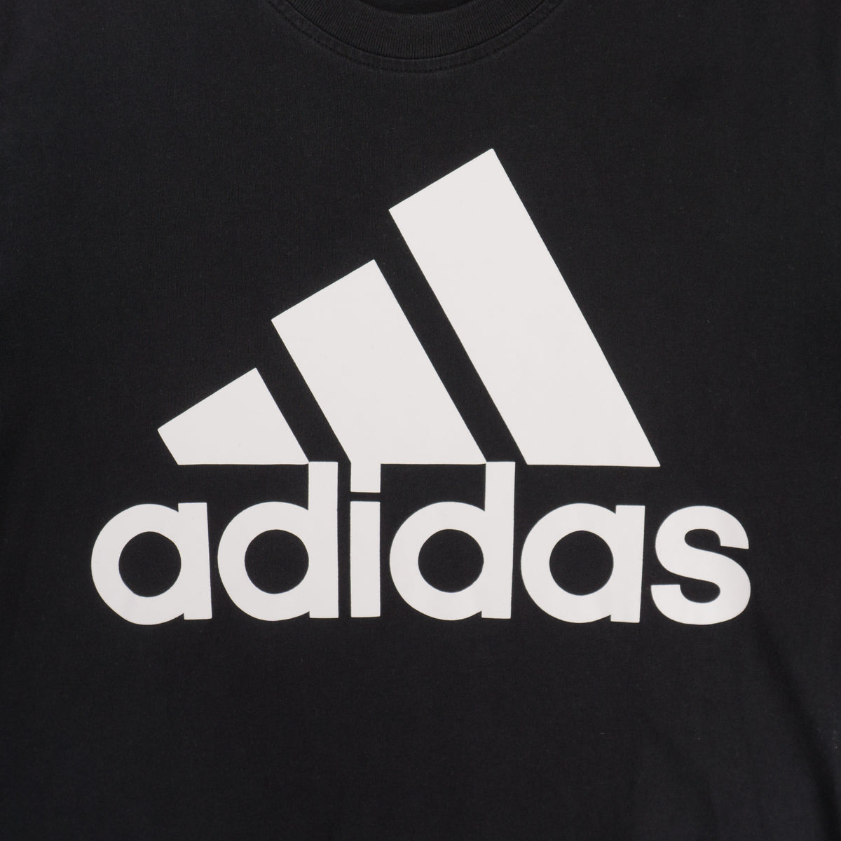 Adidas Черна Тениска с Графика