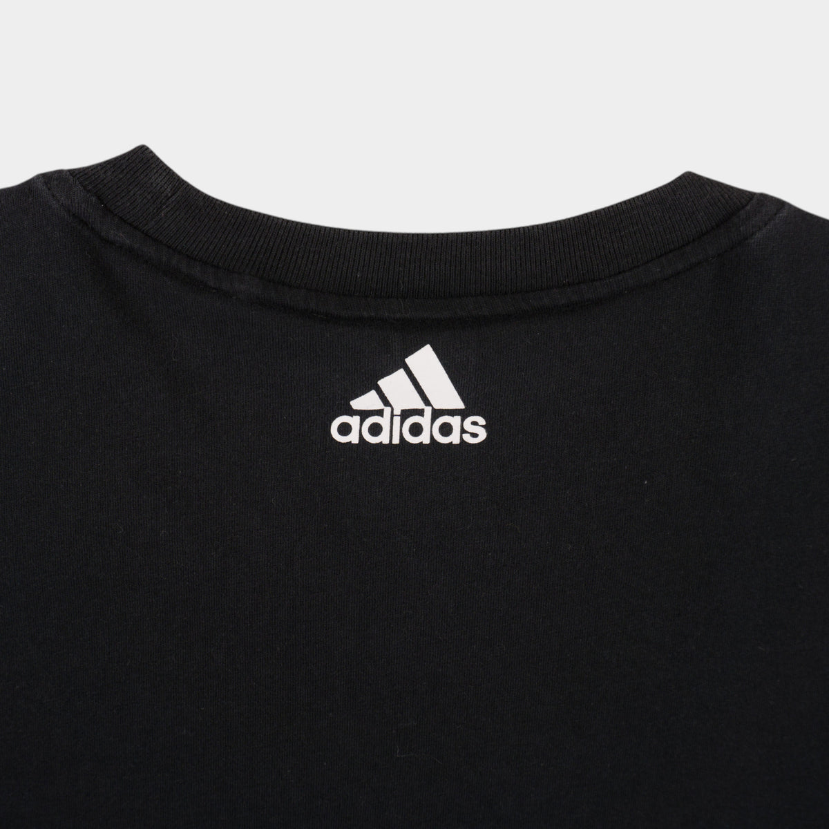 Adidas Черна Тениска с Графика