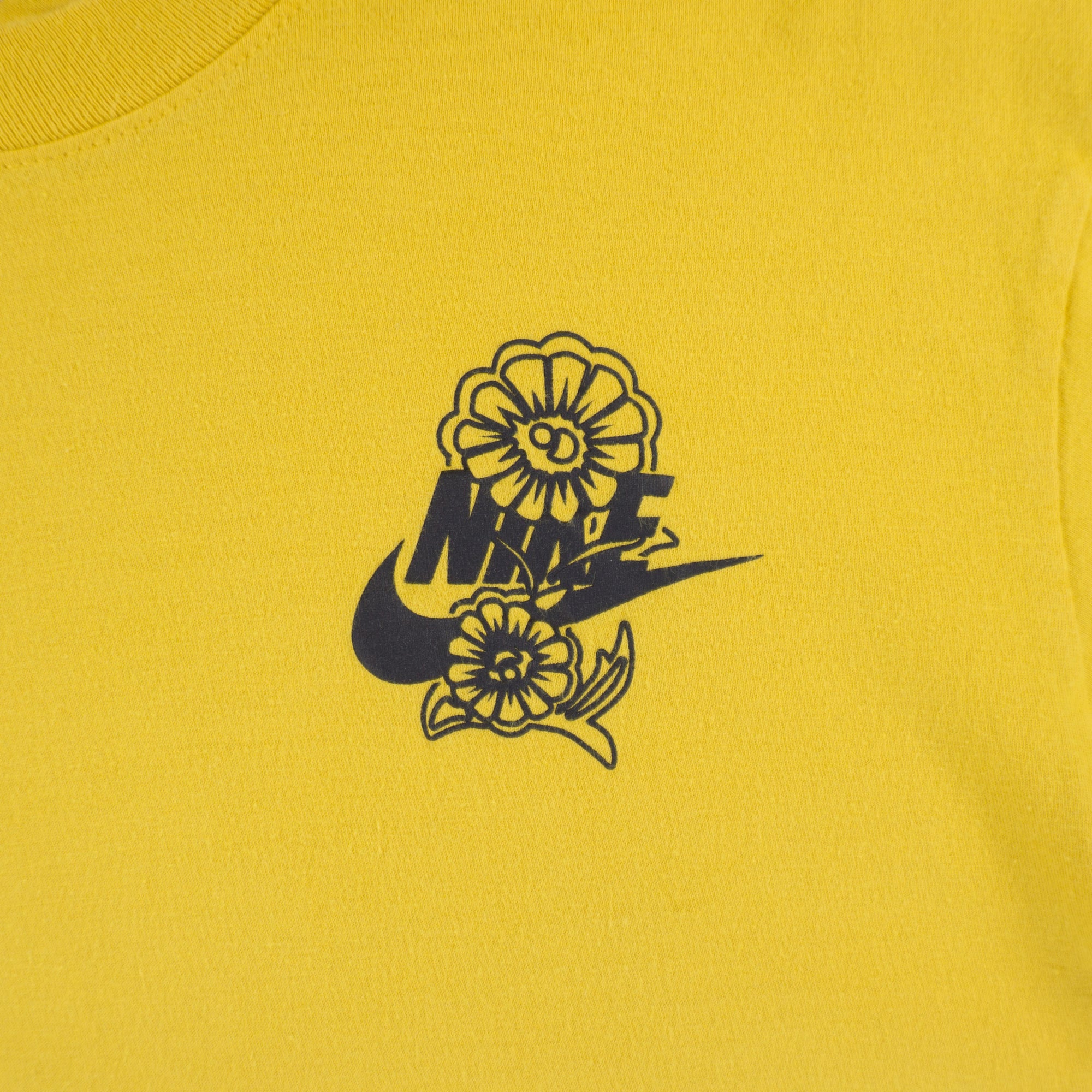 Nike Жълта Тениска с Графика