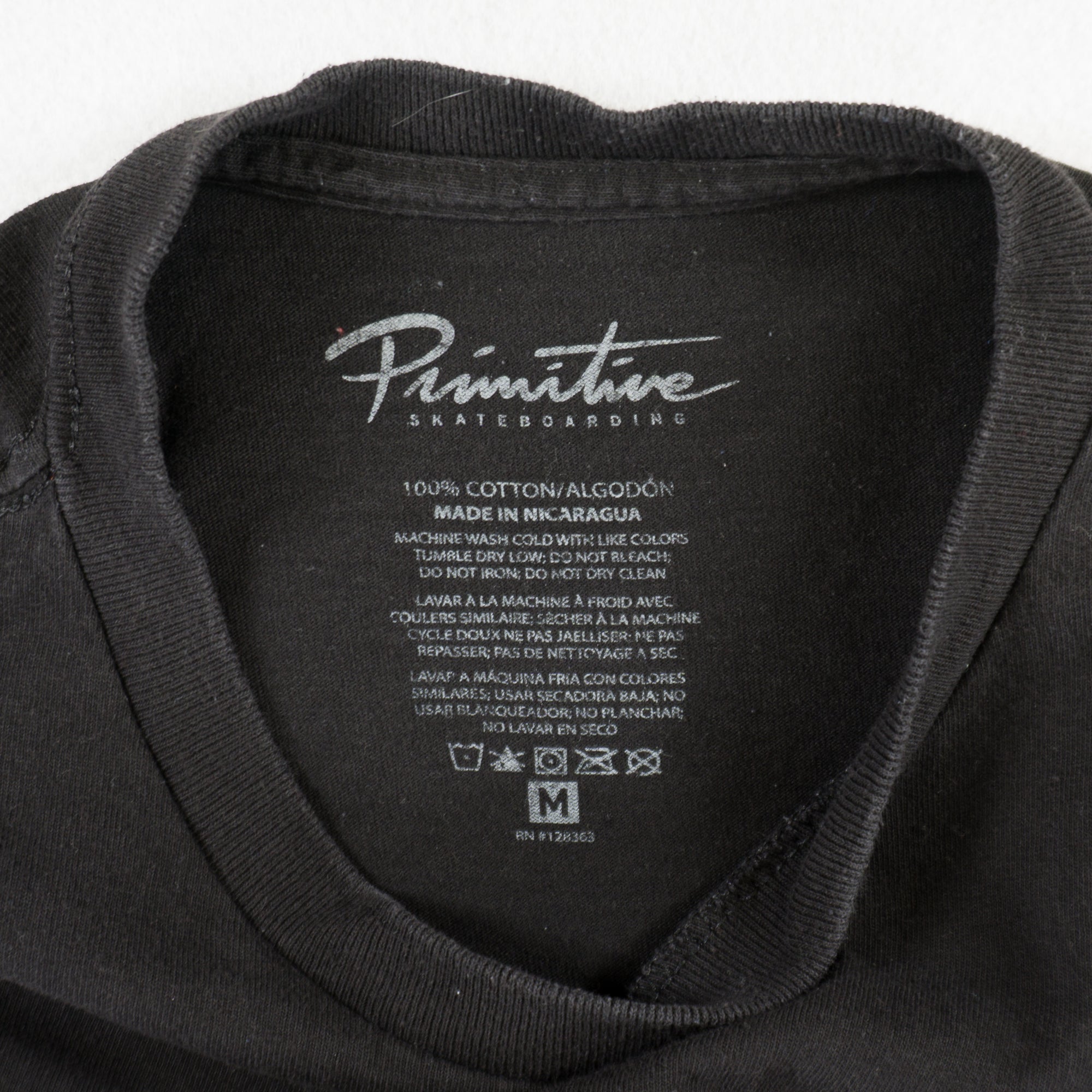 Primitive Черна Тениска с Графика