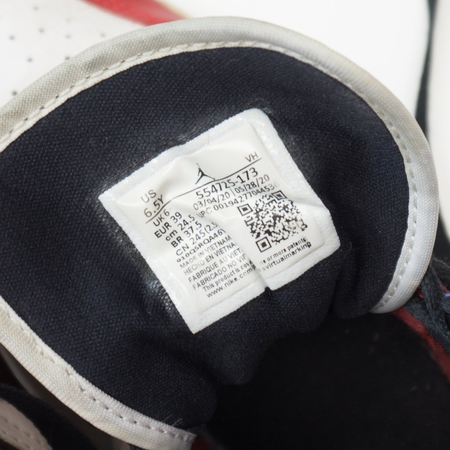 Air Jordan 1 Retro Mid