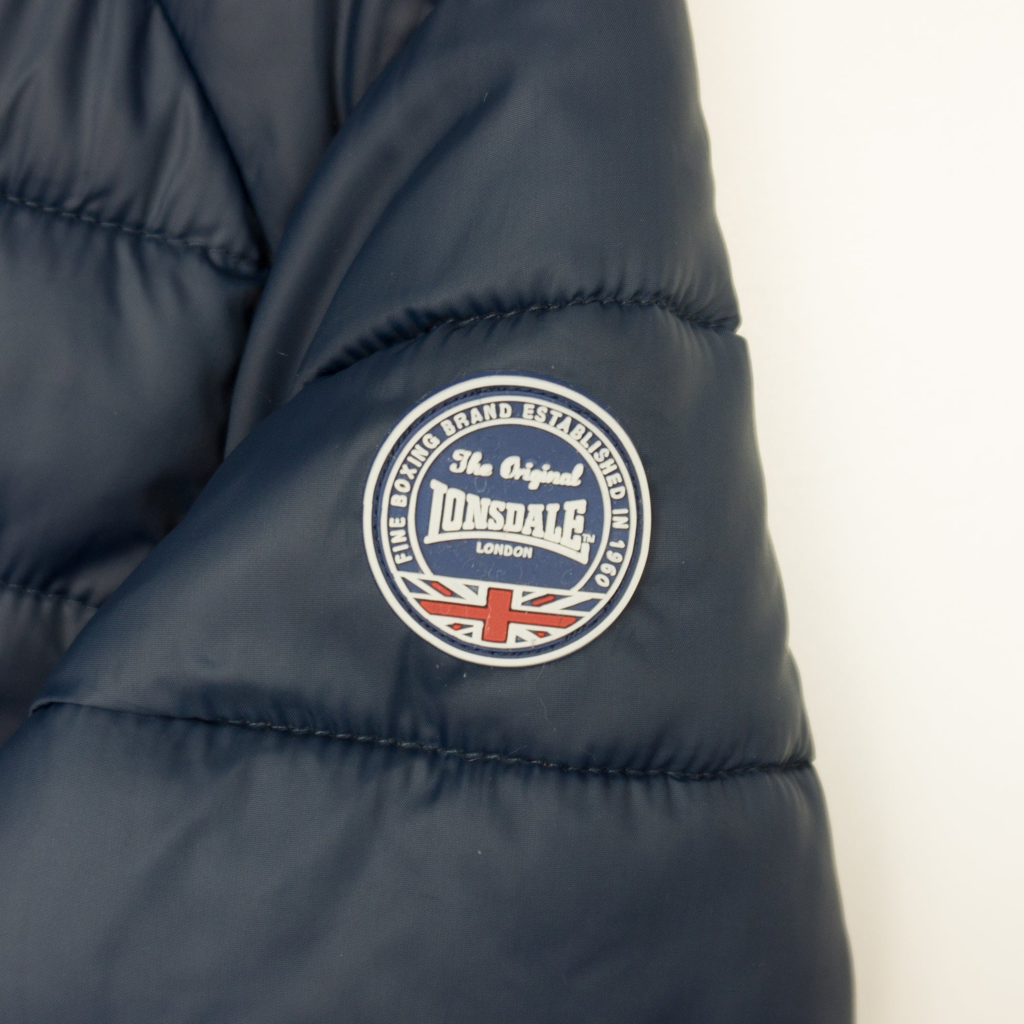 Lonsdale Подплатено Яке
